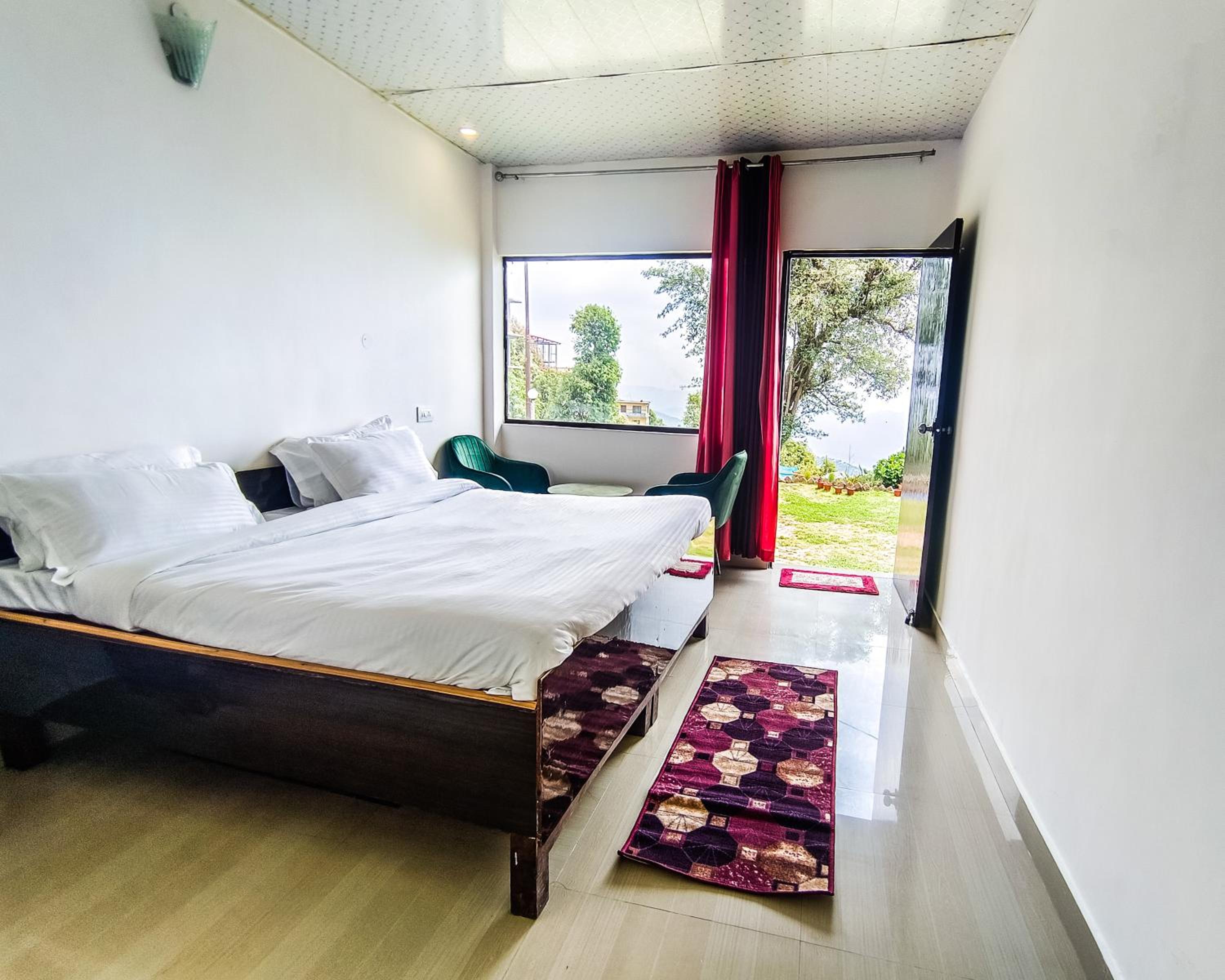 Deluxe Double Room photo 2