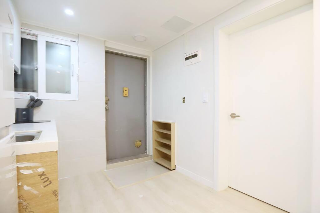 Two-Bedroom Apartment - Photo 6