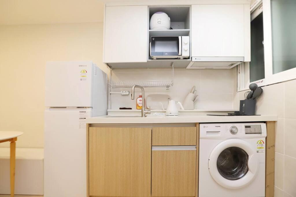 Two-Bedroom Apartment - Photo 16
