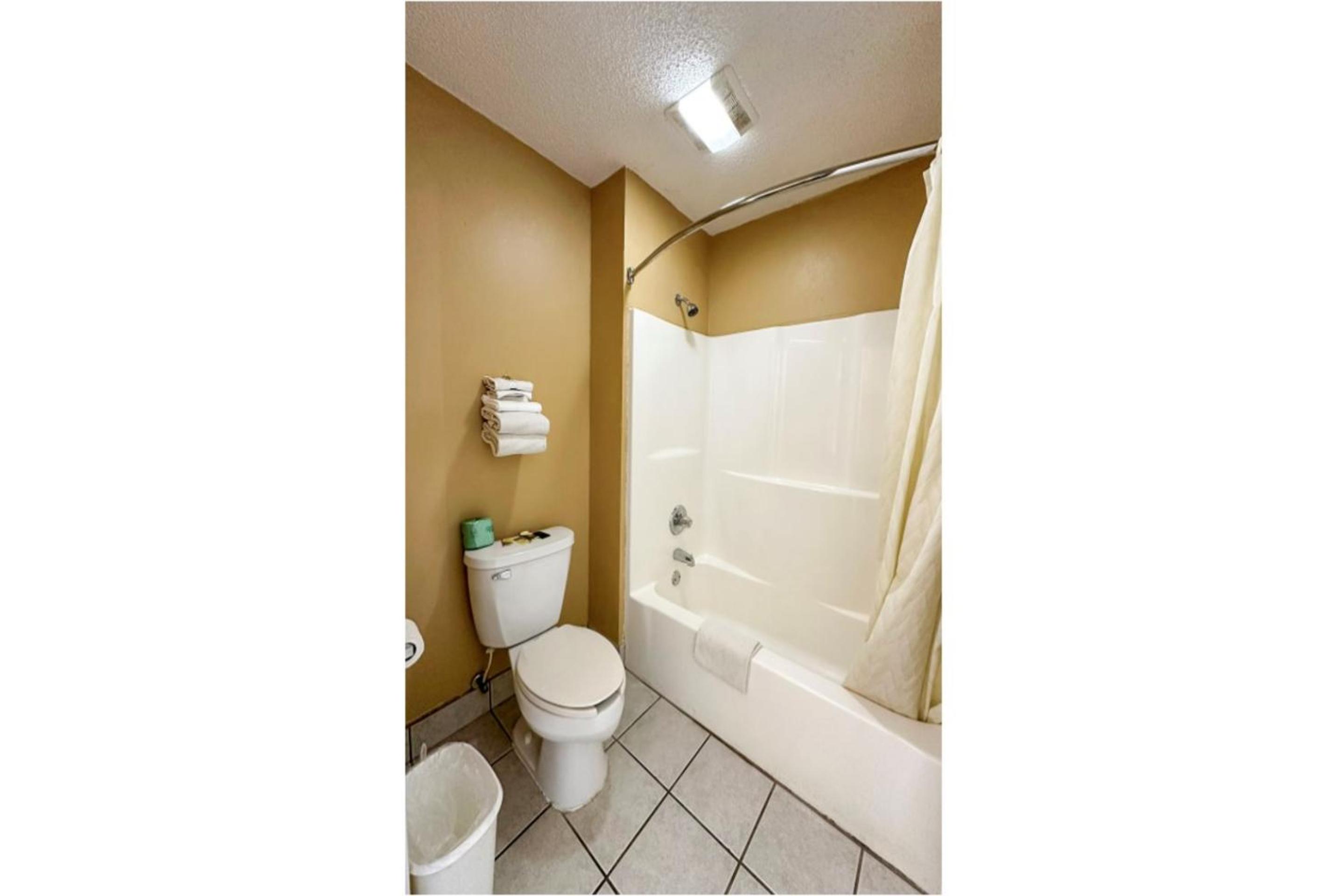 2 Queen Beds with Kitchenette Non-Smoking photo 2
