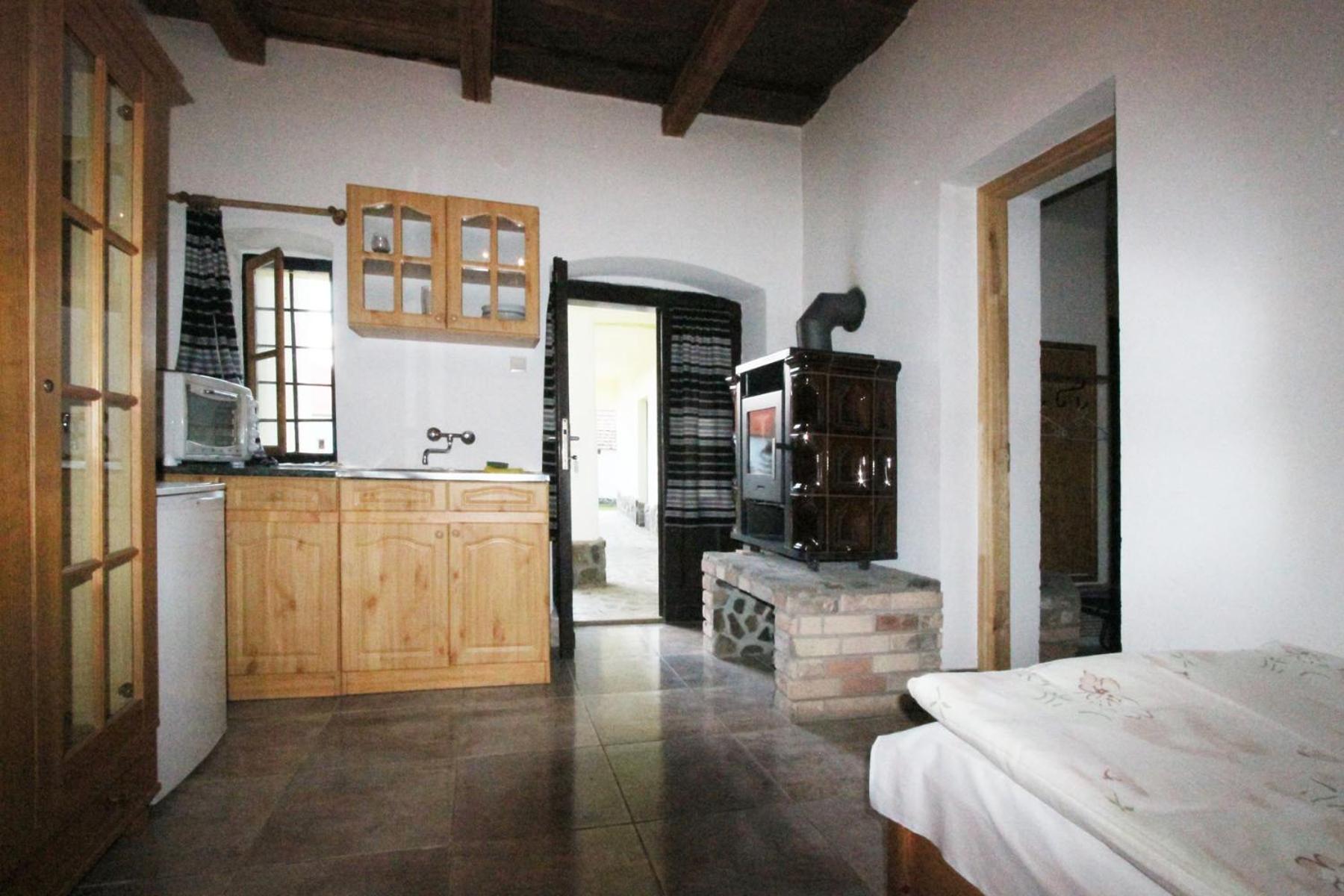 Apartment with Shower - Photo 6