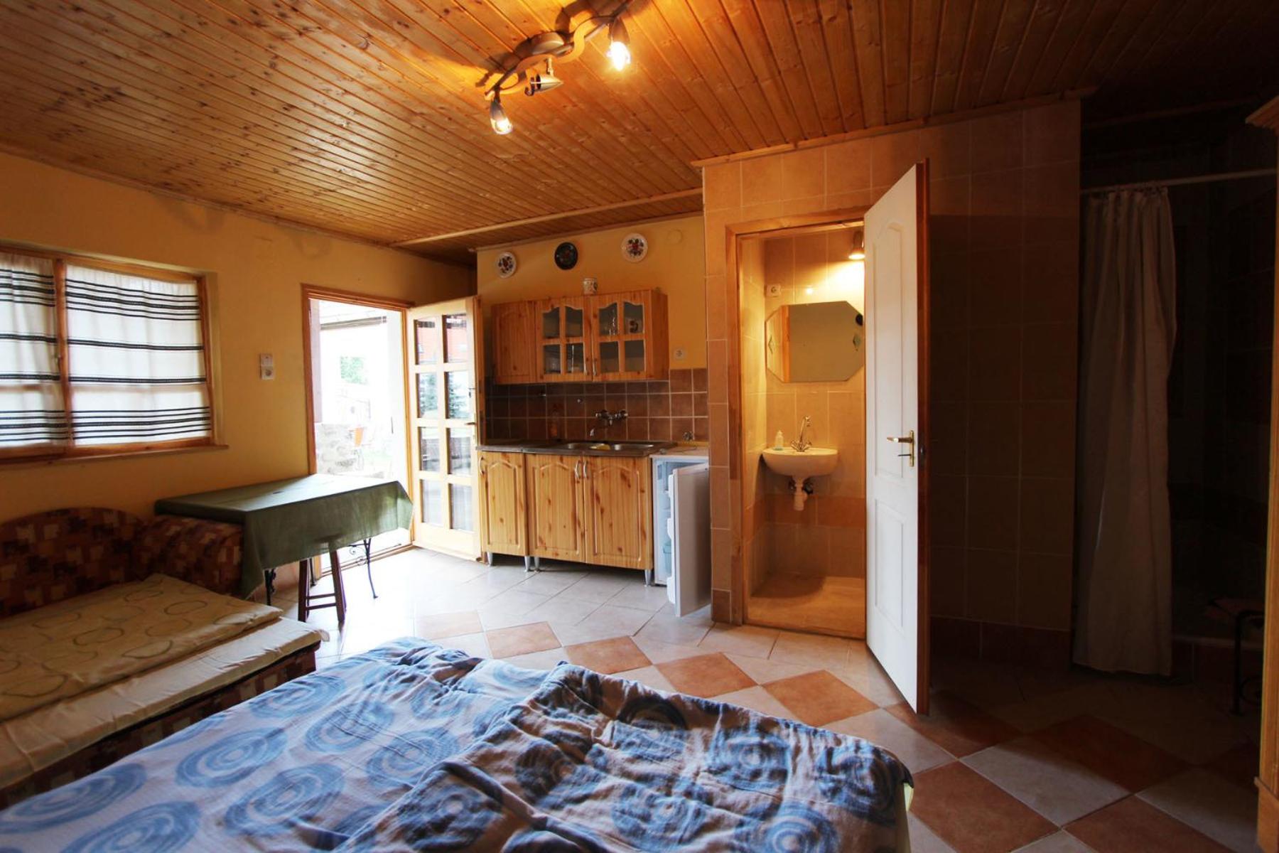 One-Bedroom Apartment - Photo 3