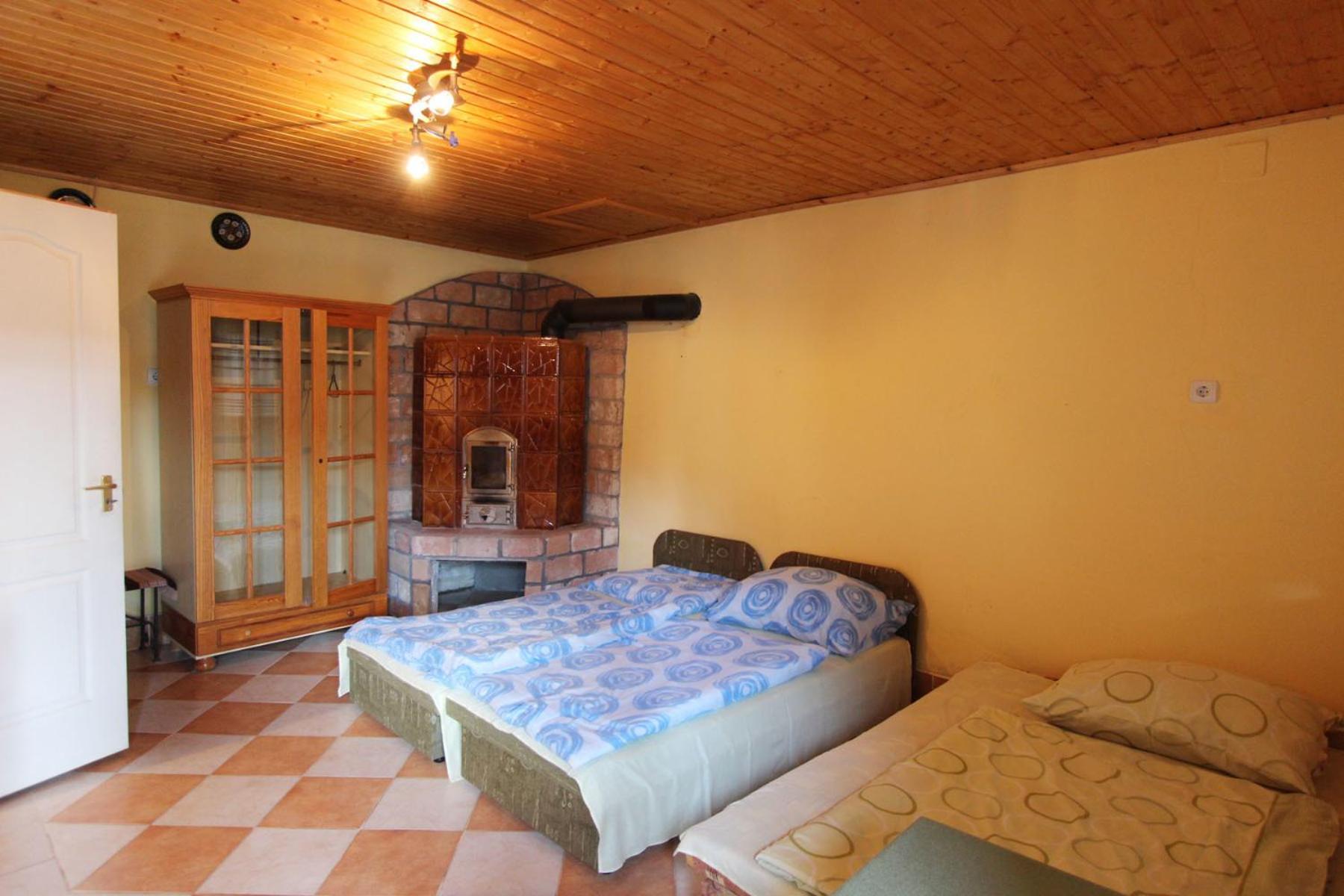 One-Bedroom Apartment - Photo 1