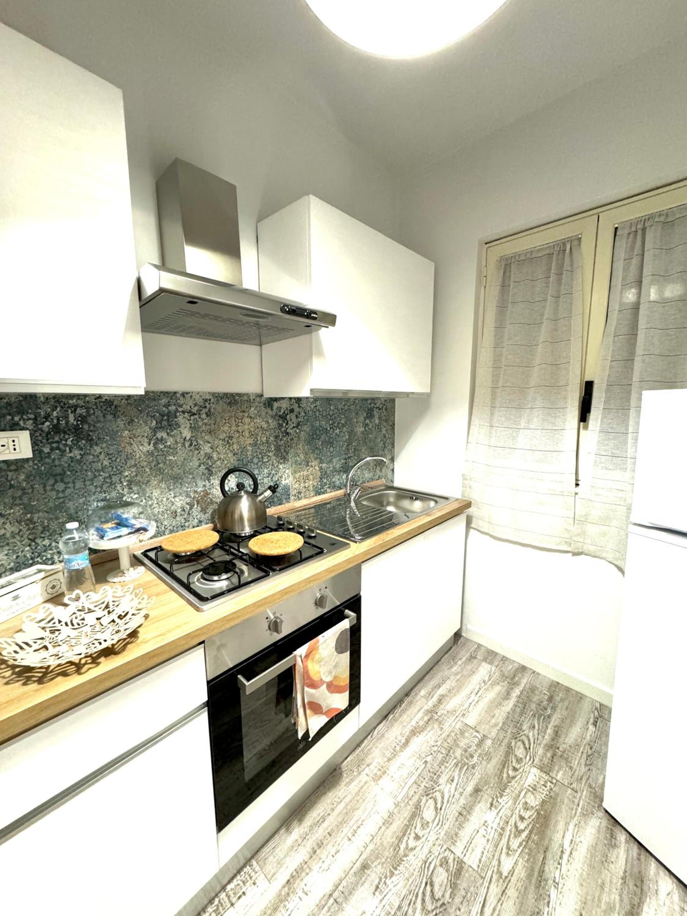 Two-Bedroom House - Photo 9