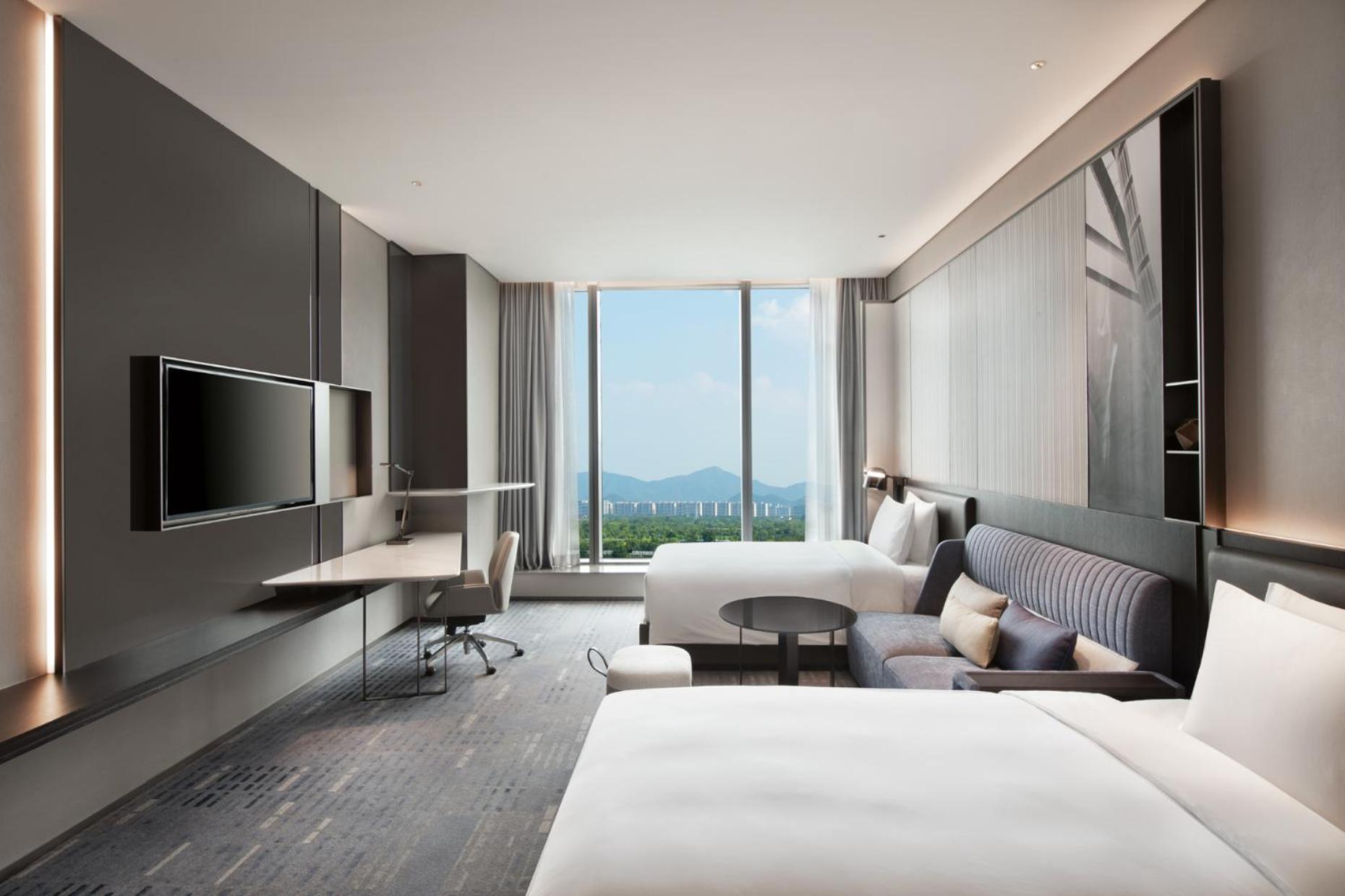 Premium Twin Room with Lounge Access thumbnail 5