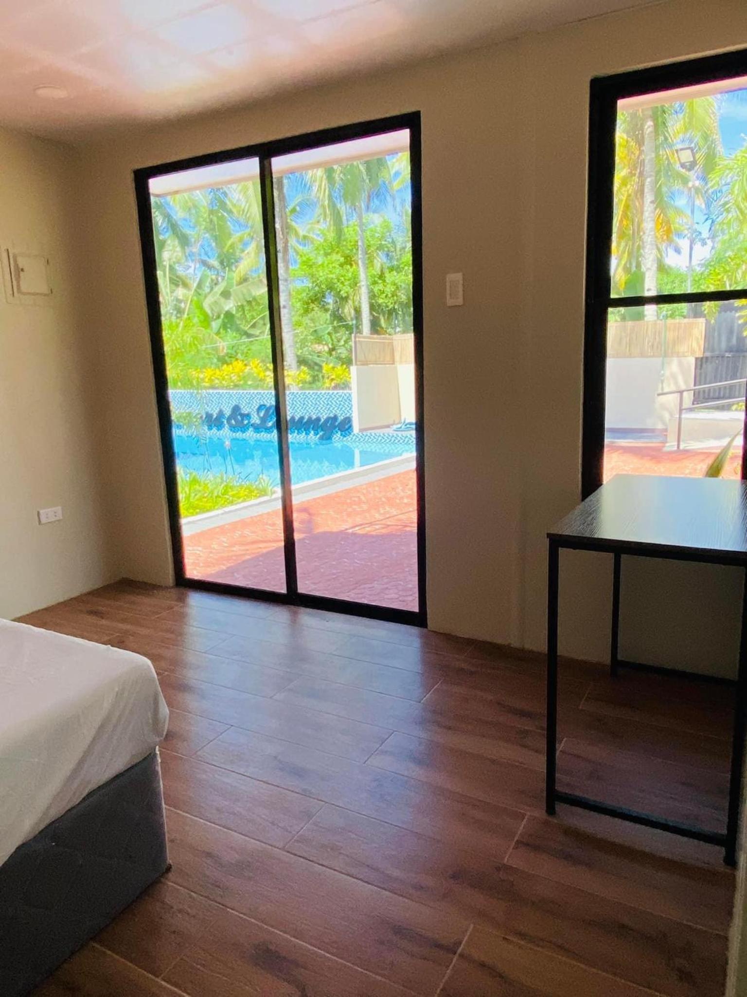 Studio with Pool View photo 1