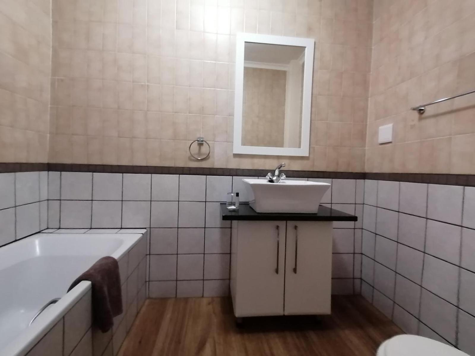 Three-Bedroom Apartment with Sea View photo 3