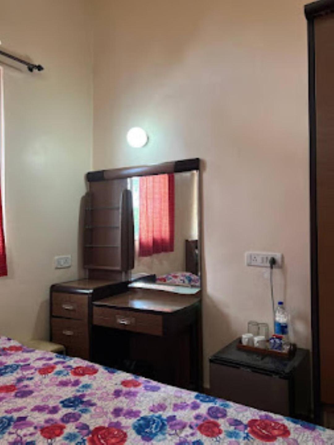Single Room photo 2