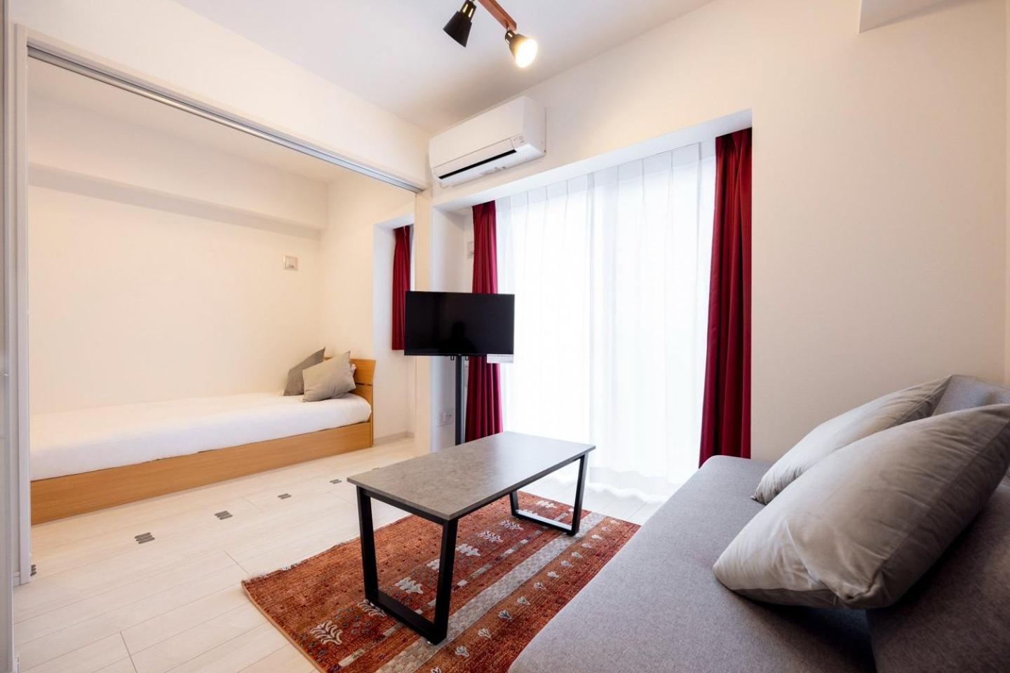 One-Bedroom Apartment photo 1