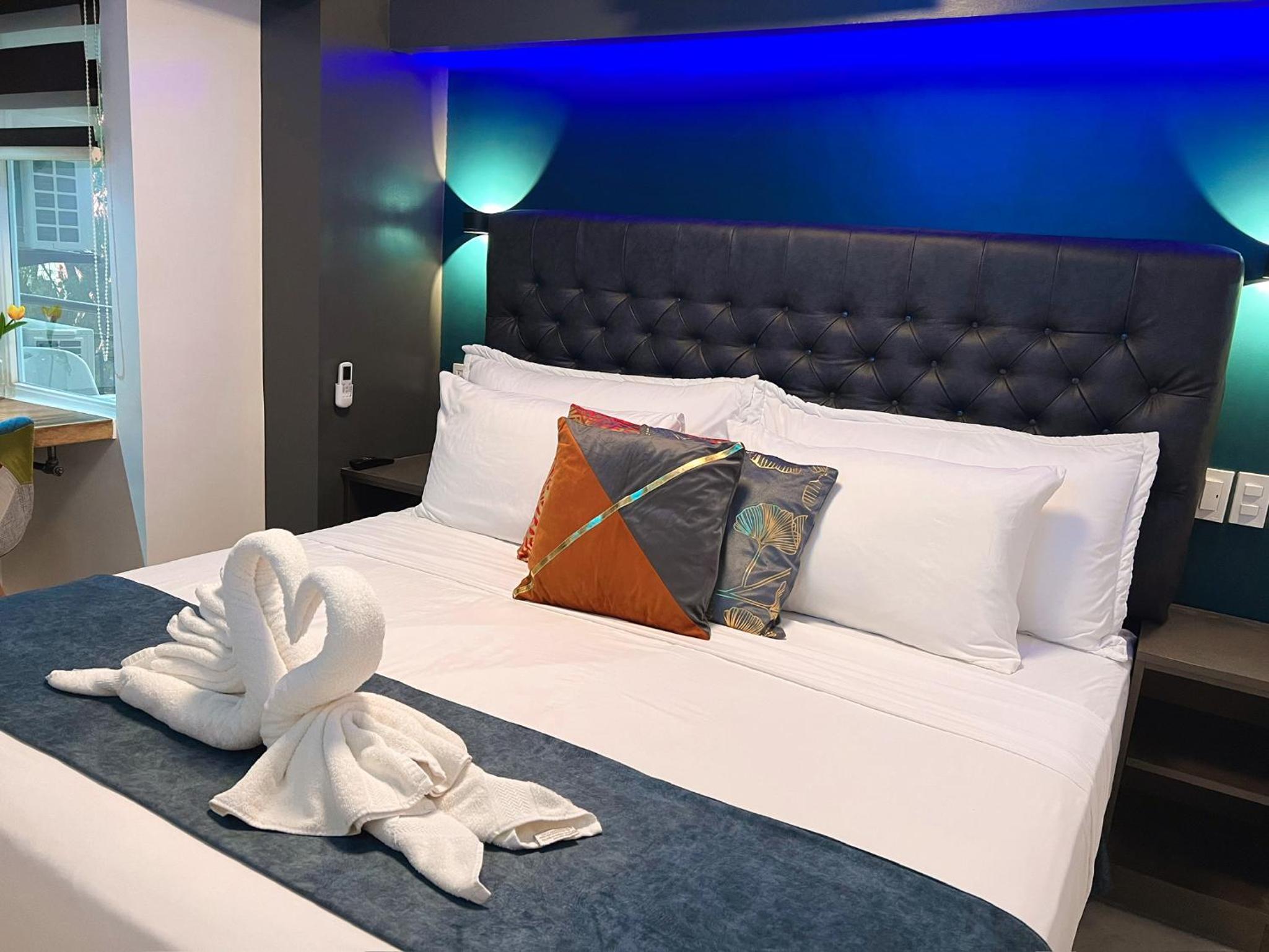 Two-Bedroom Suite - Photo 4