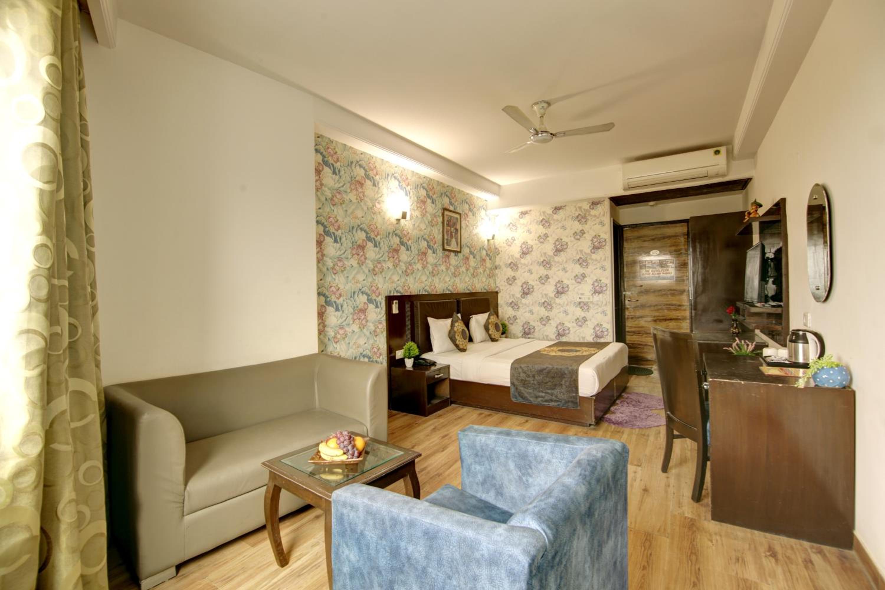 Superior King Room