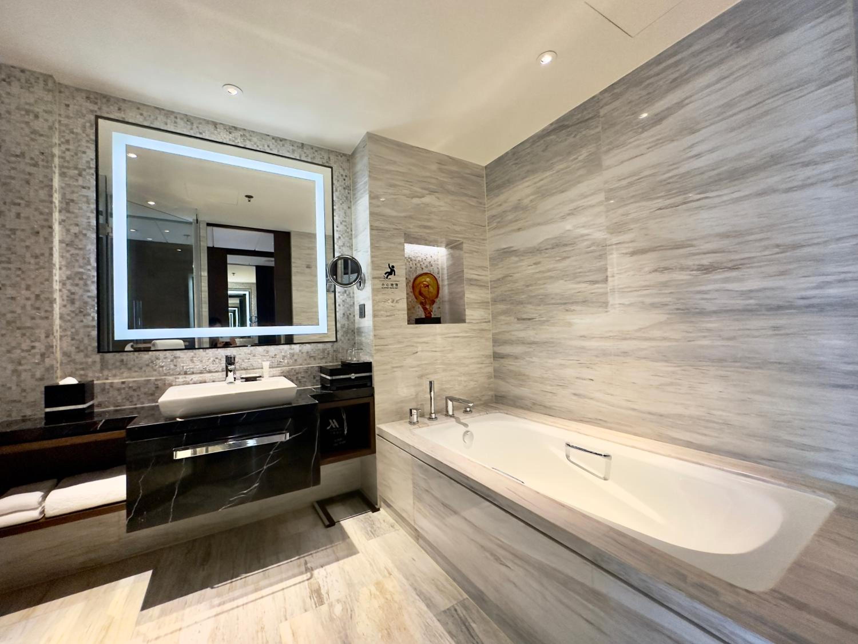 Executive Room, Executive lounge access, Guest room