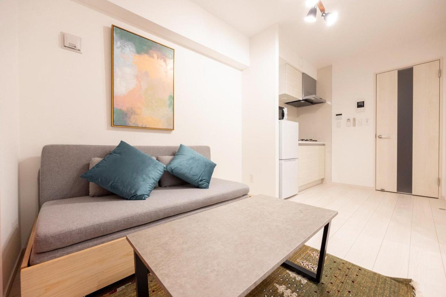 One-Bedroom Apartment photo 1