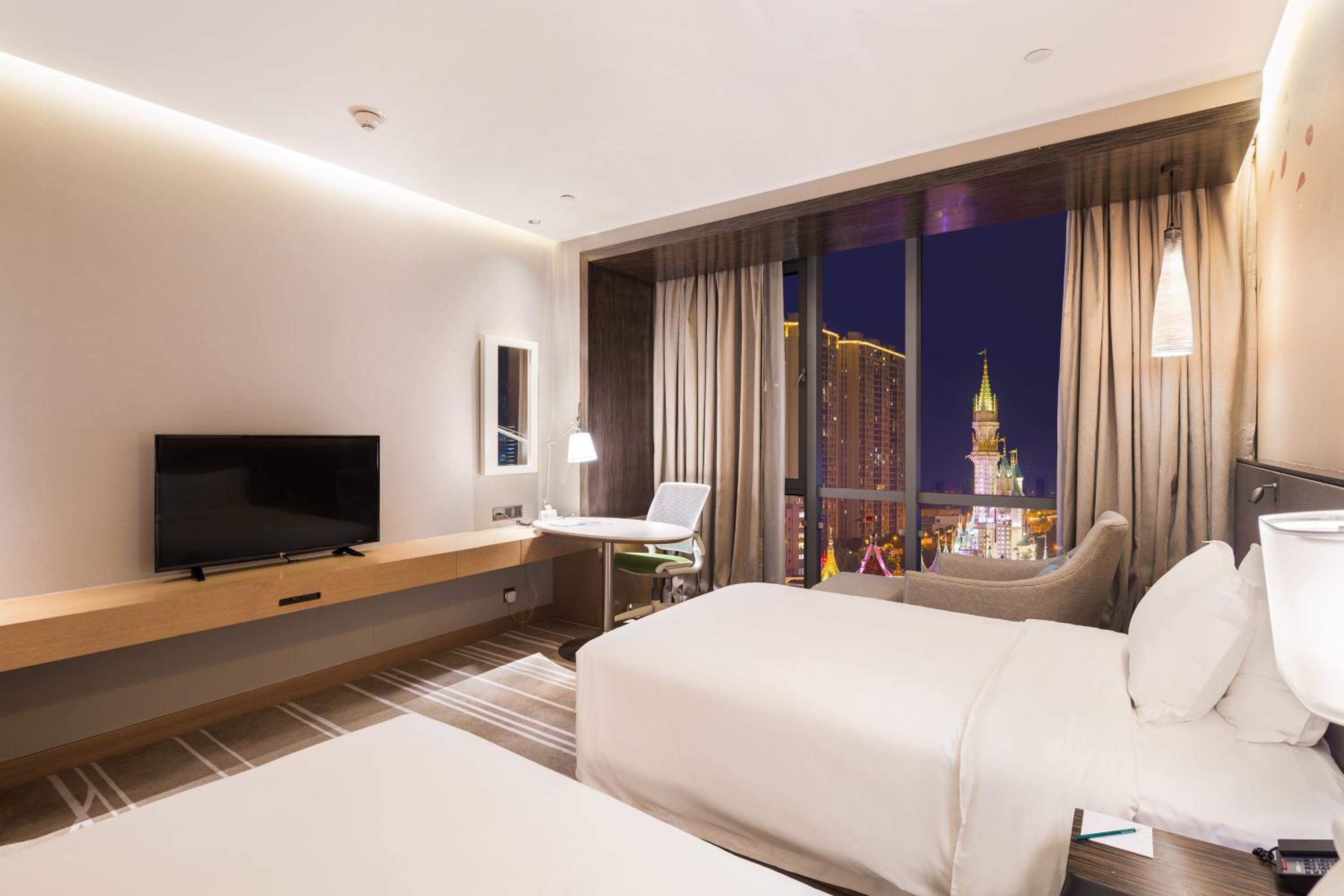 Twin Room - High Floor photo 1