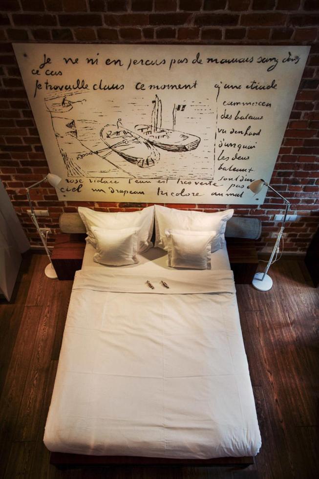 Studio Apartment - Photo 16