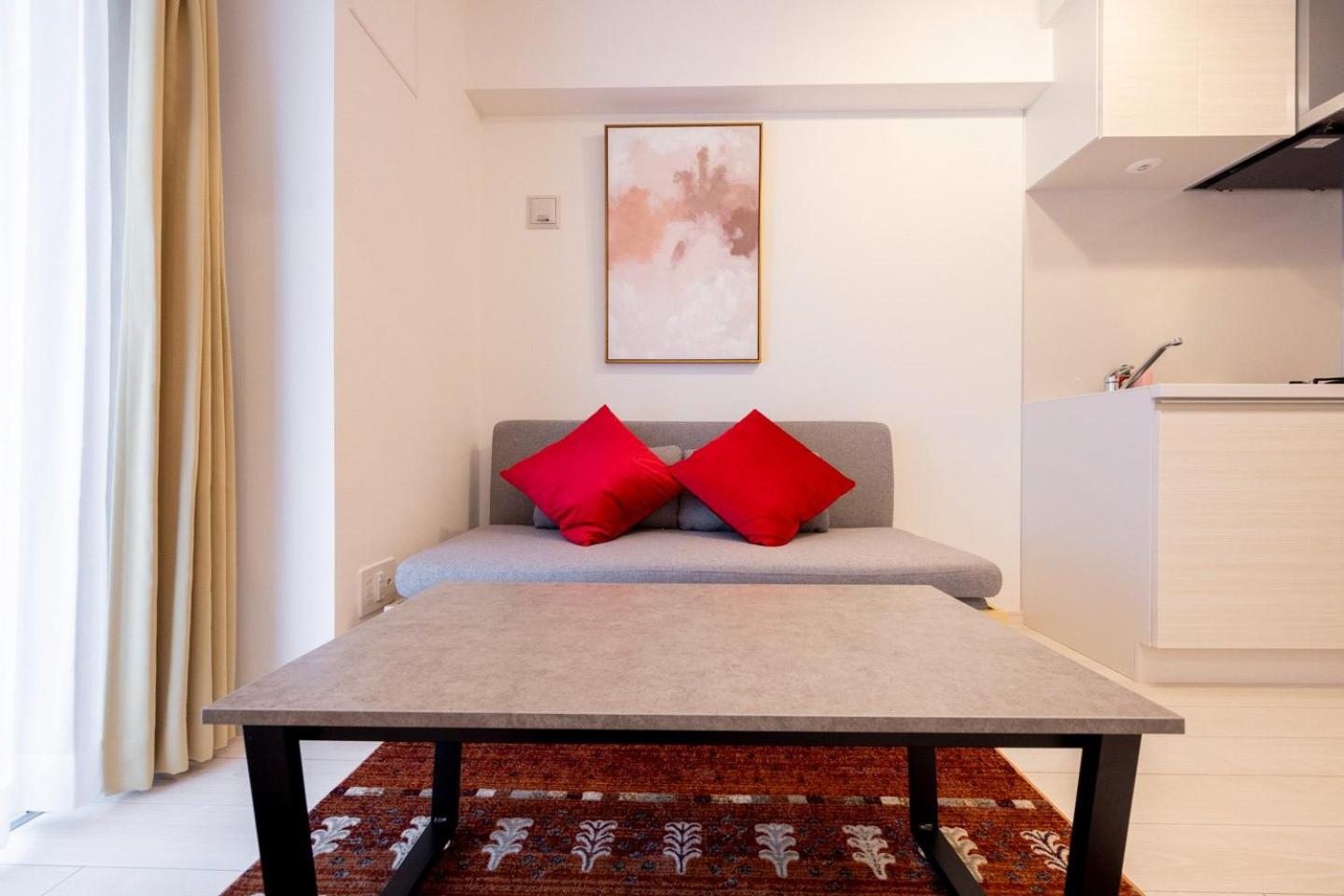 One-Bedroom Apartment photo 2