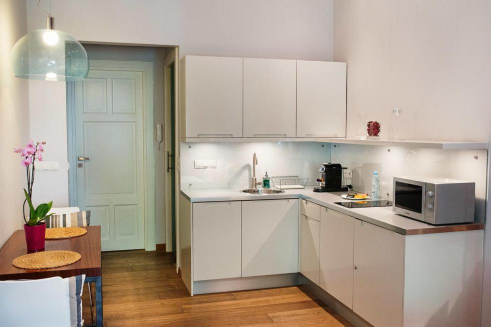 Studio Apartment - Photo 22