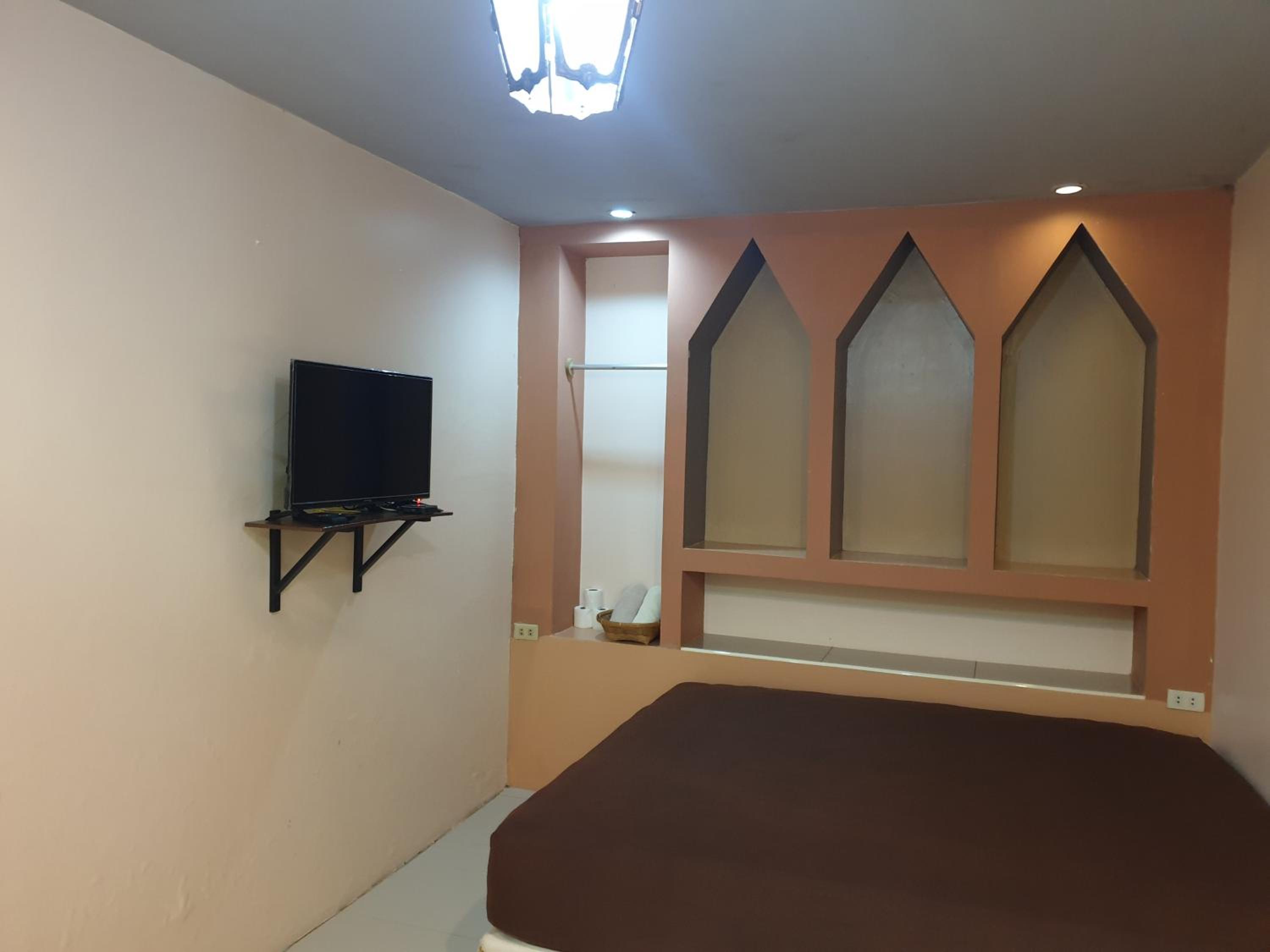 Double Room with Private Bathroom - Photo 1