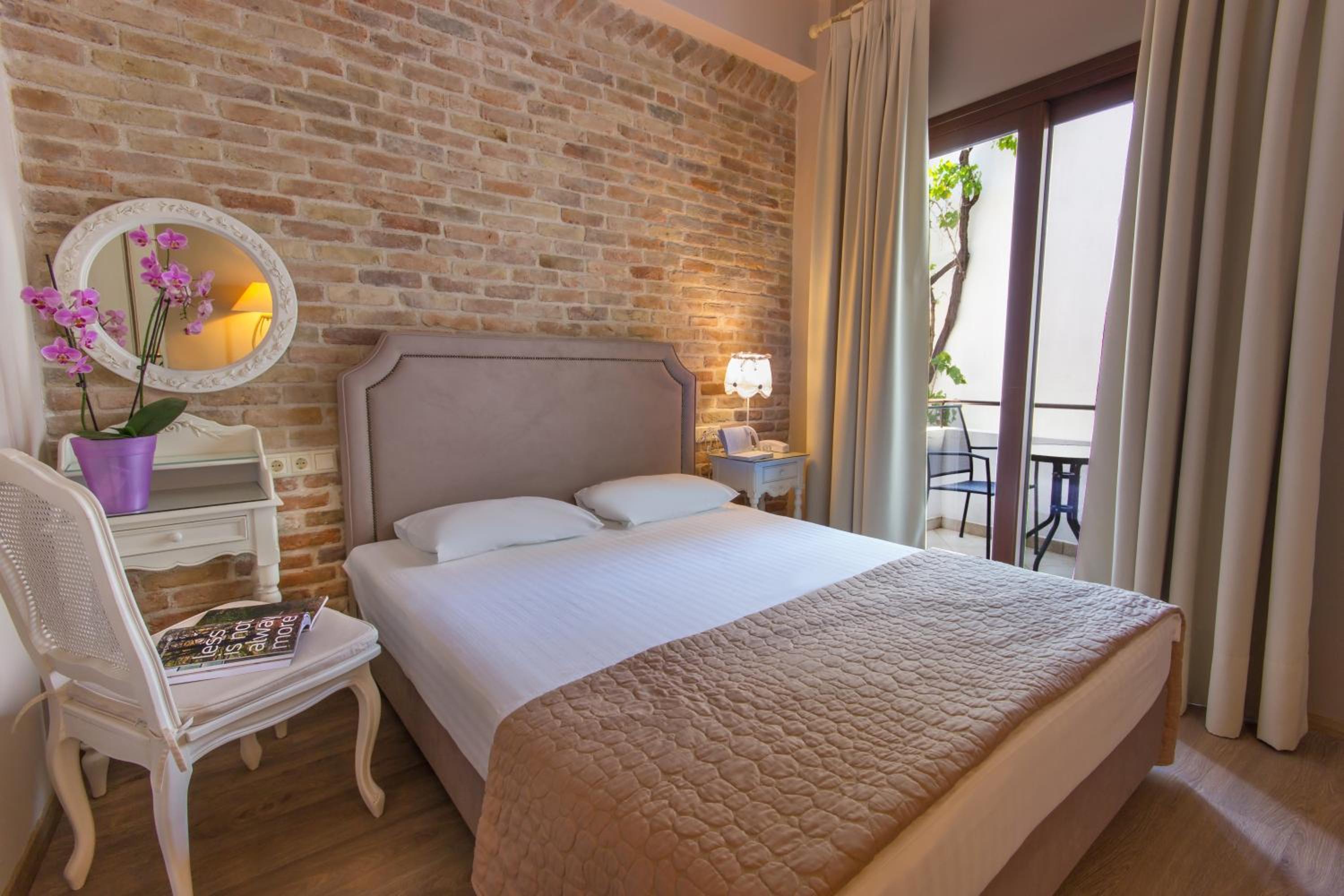 Deluxe Junior Suite - Photo 4