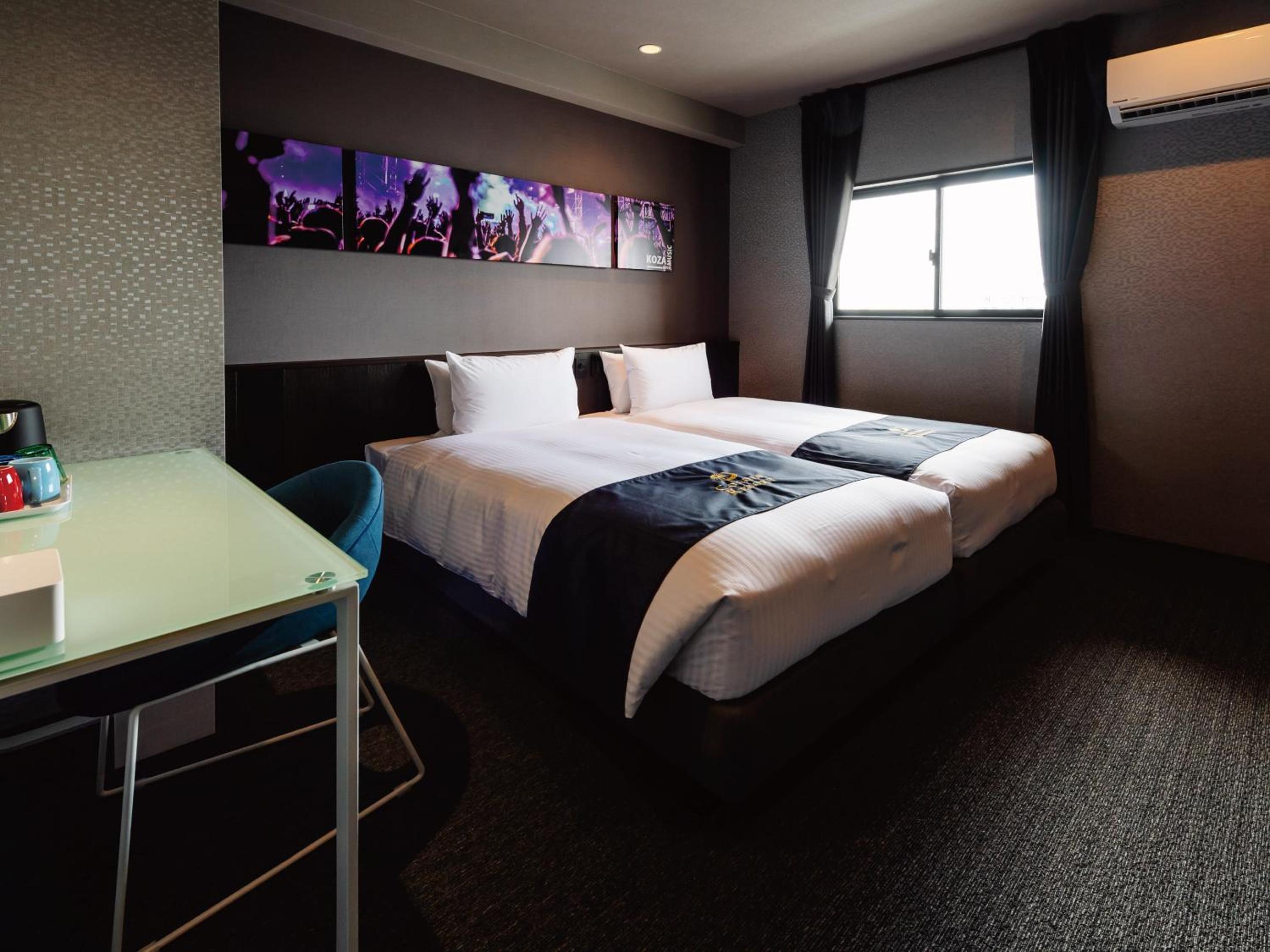 Hollywood Twin Room