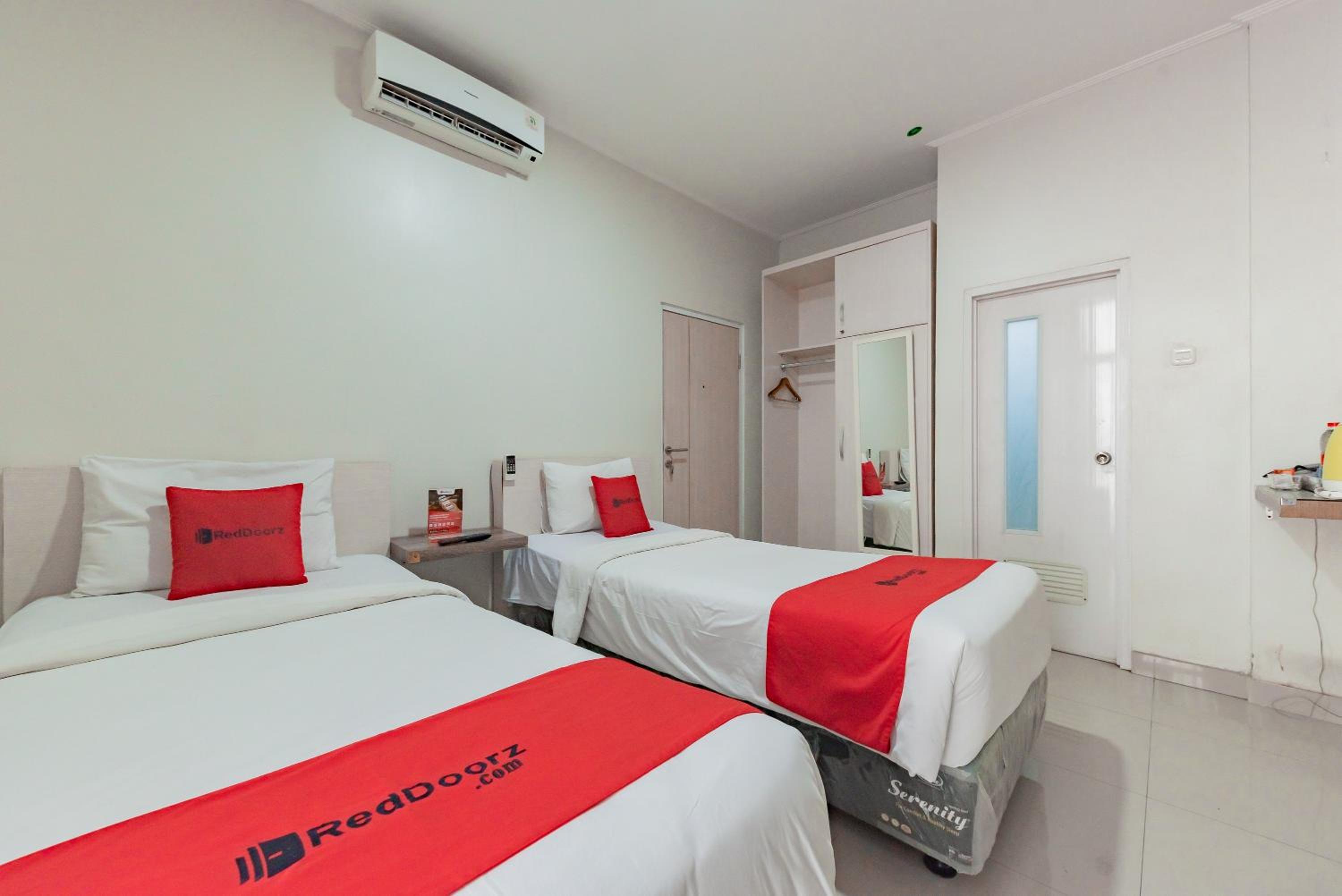 Twin Room - Photo 1