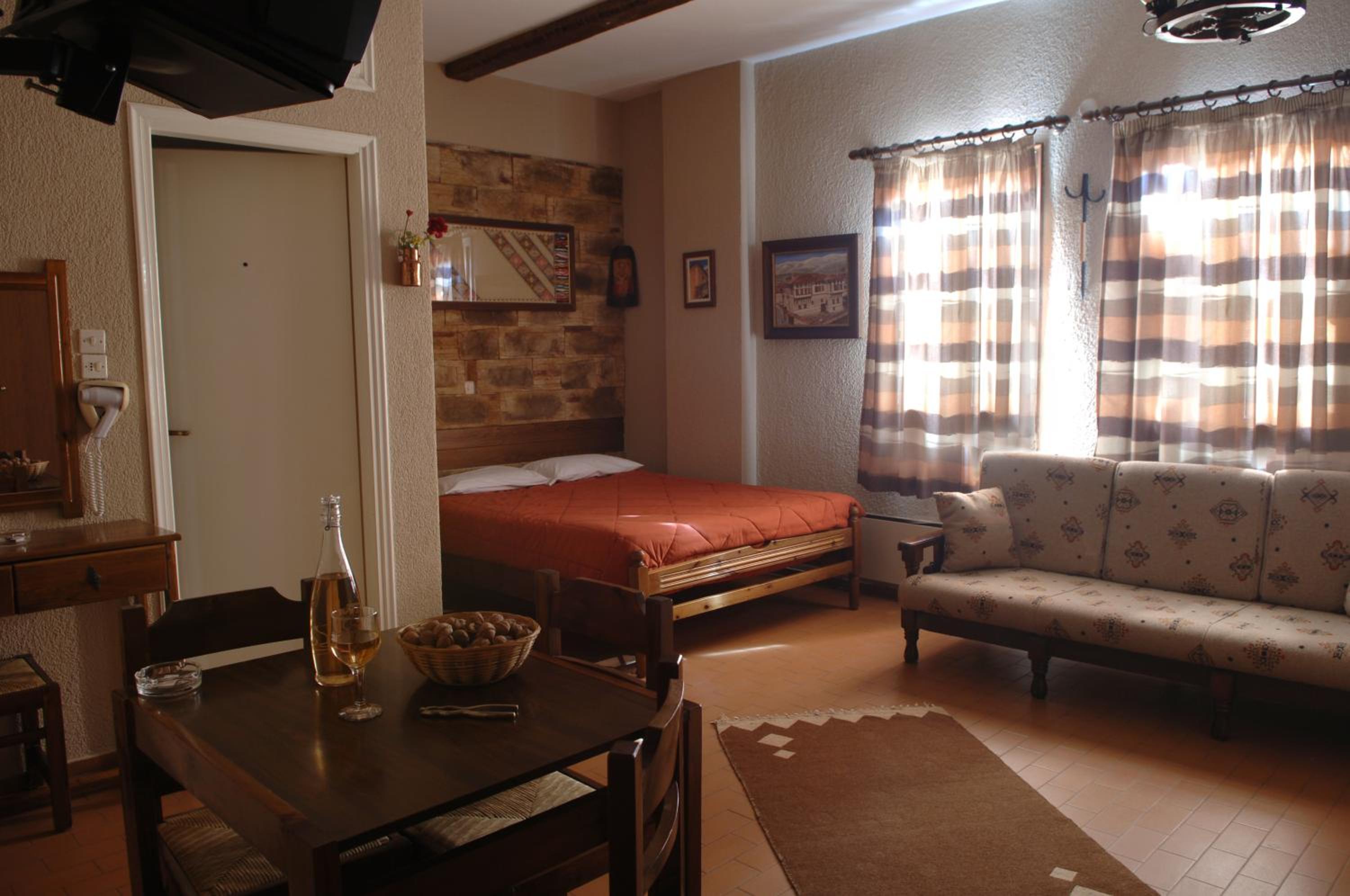 Triple Room with Private Bathroom photo 2