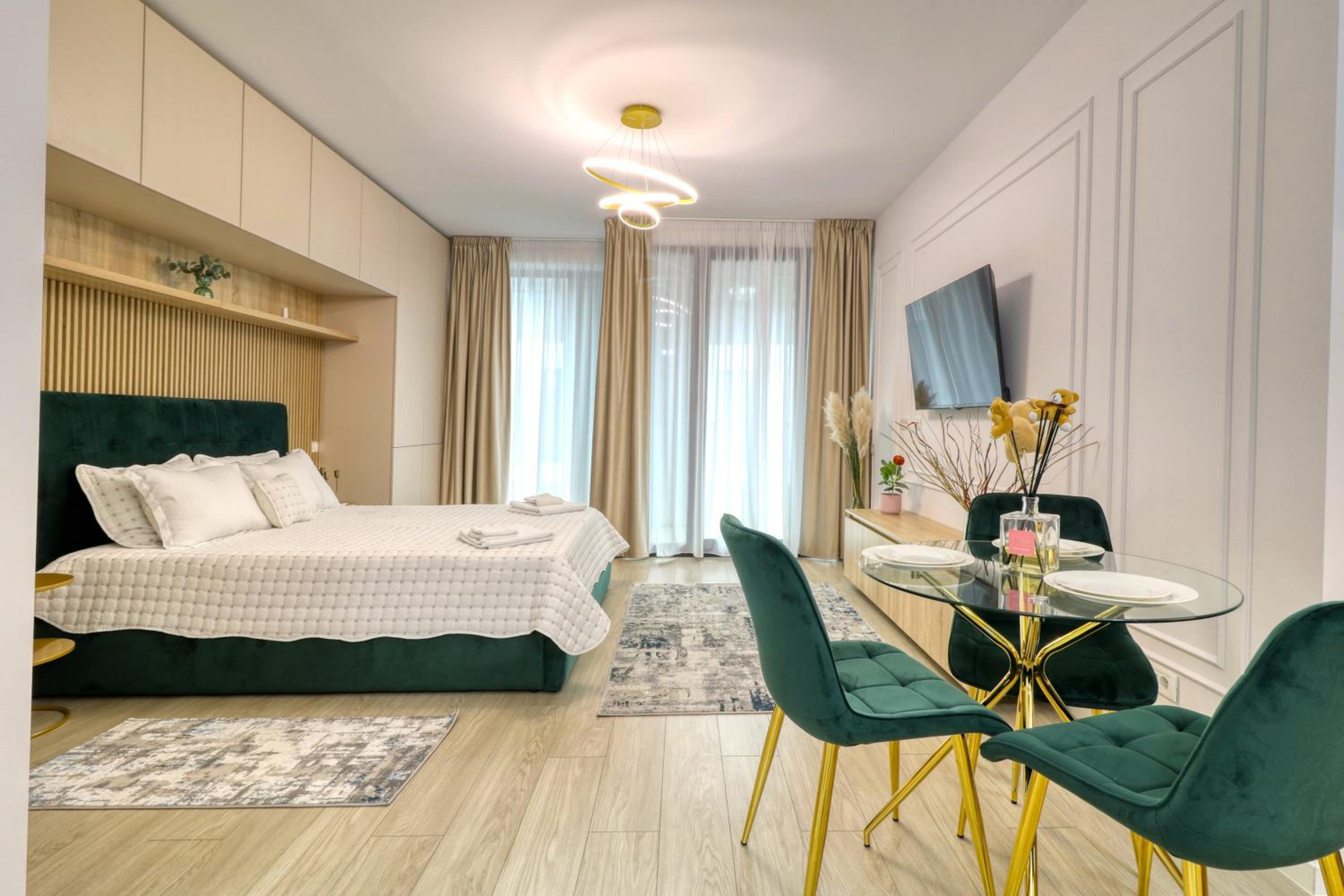 King Studio with Sofa Bed