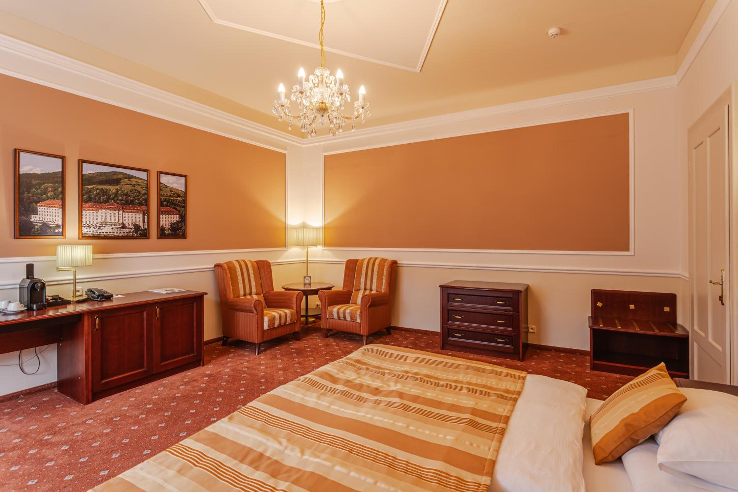 Superior Double or Twin Room - Photo 2
