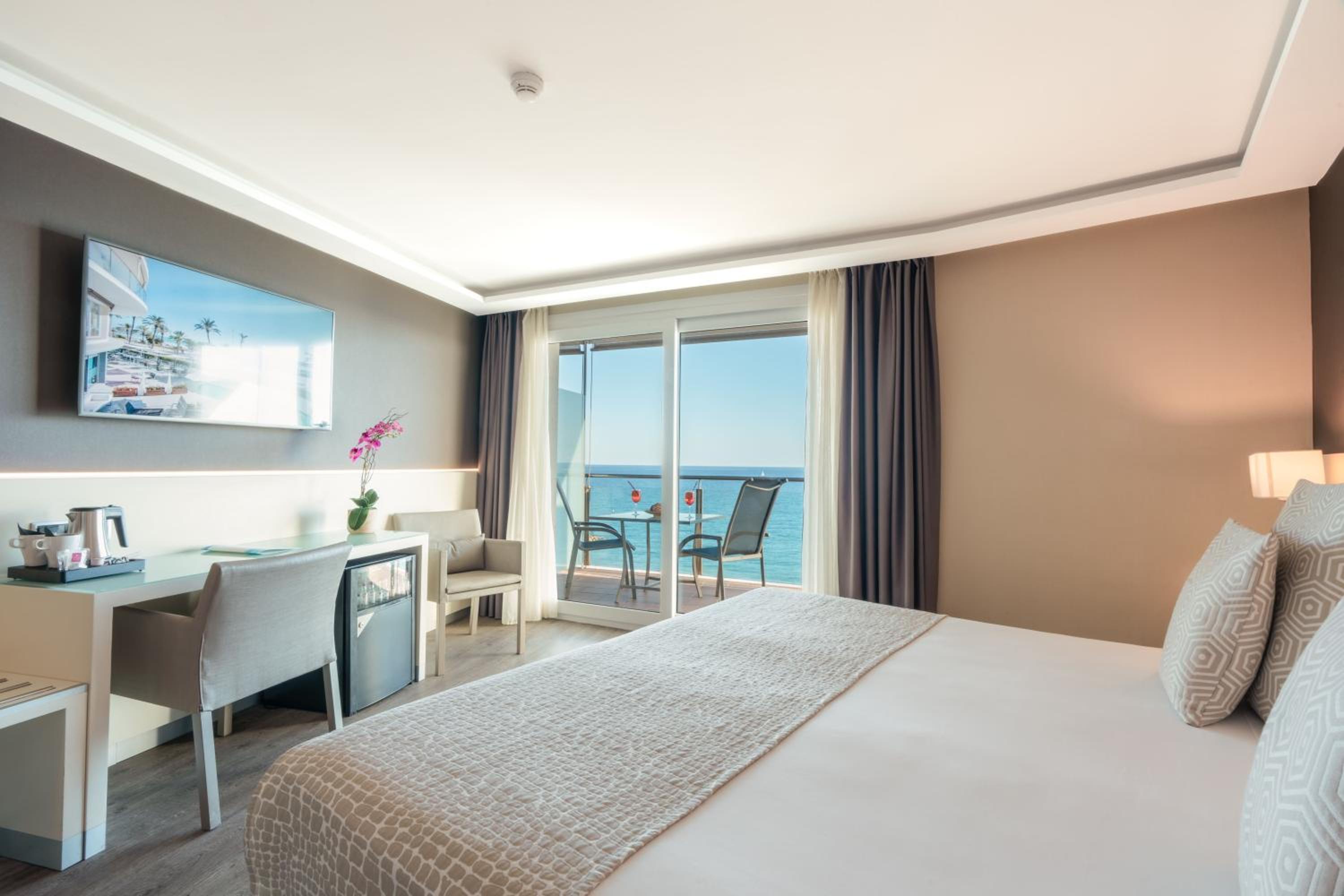 Executive Double or Twin Room with Sea View photo 3