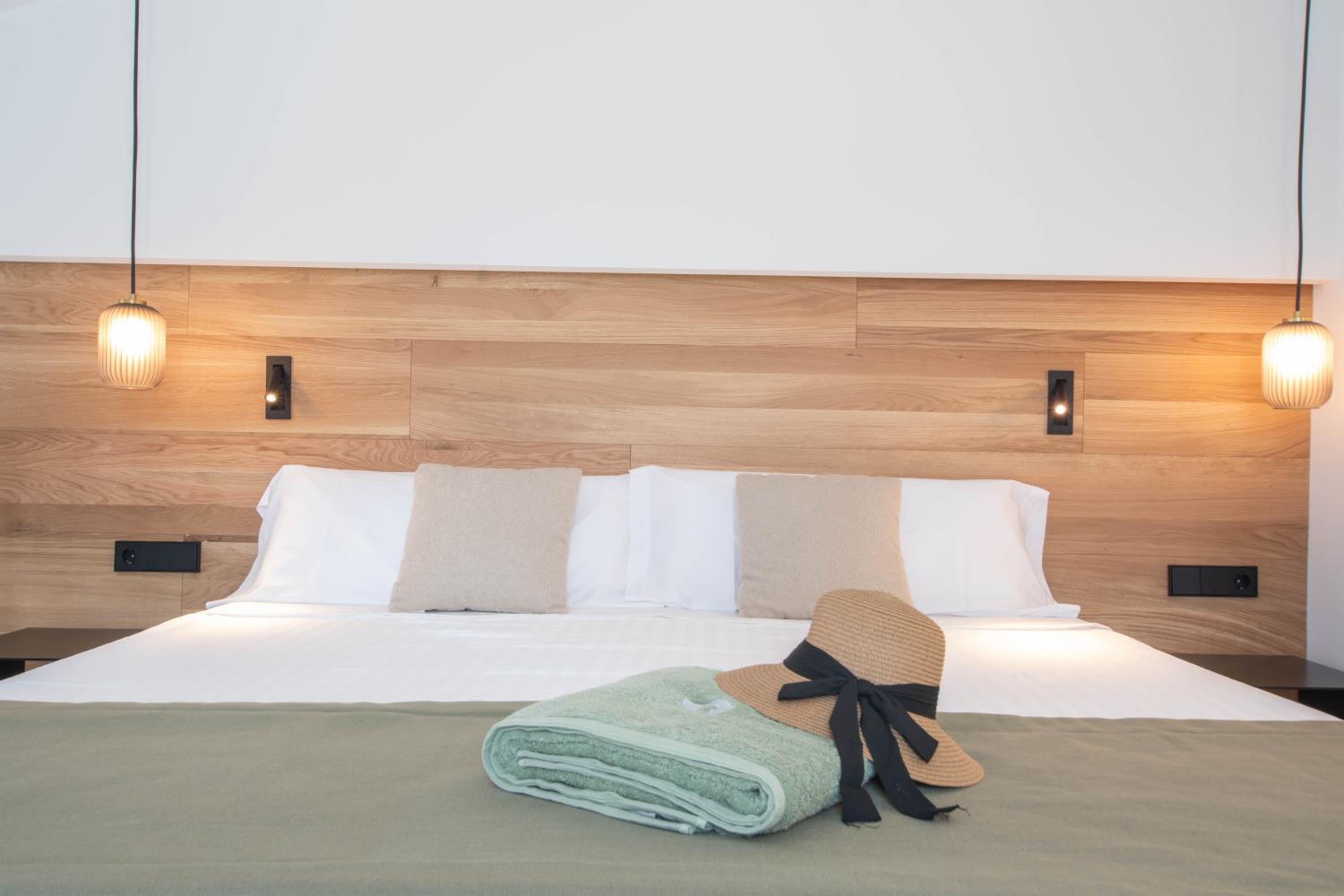 Deluxe Junior Suite - Photo 4