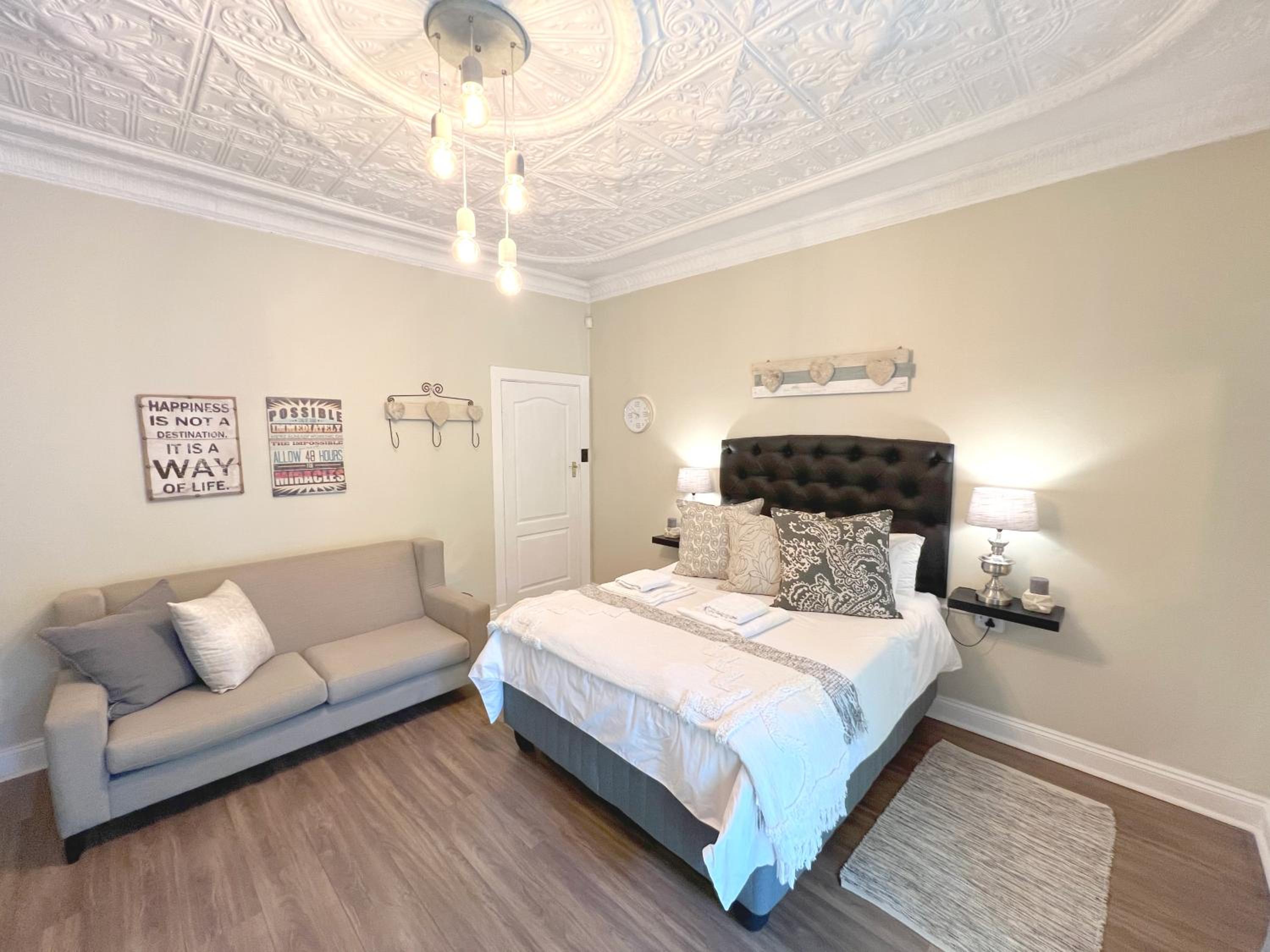 Luxury Queen Room