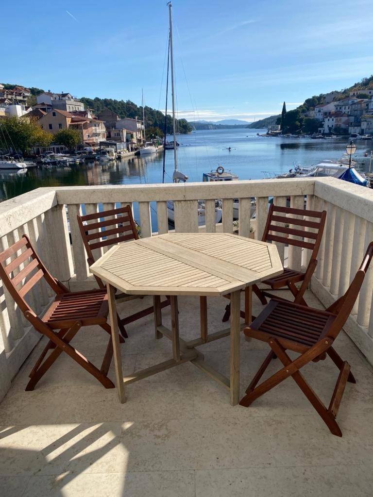 Deluxe Double Room with Balcony and Sea View photo 2