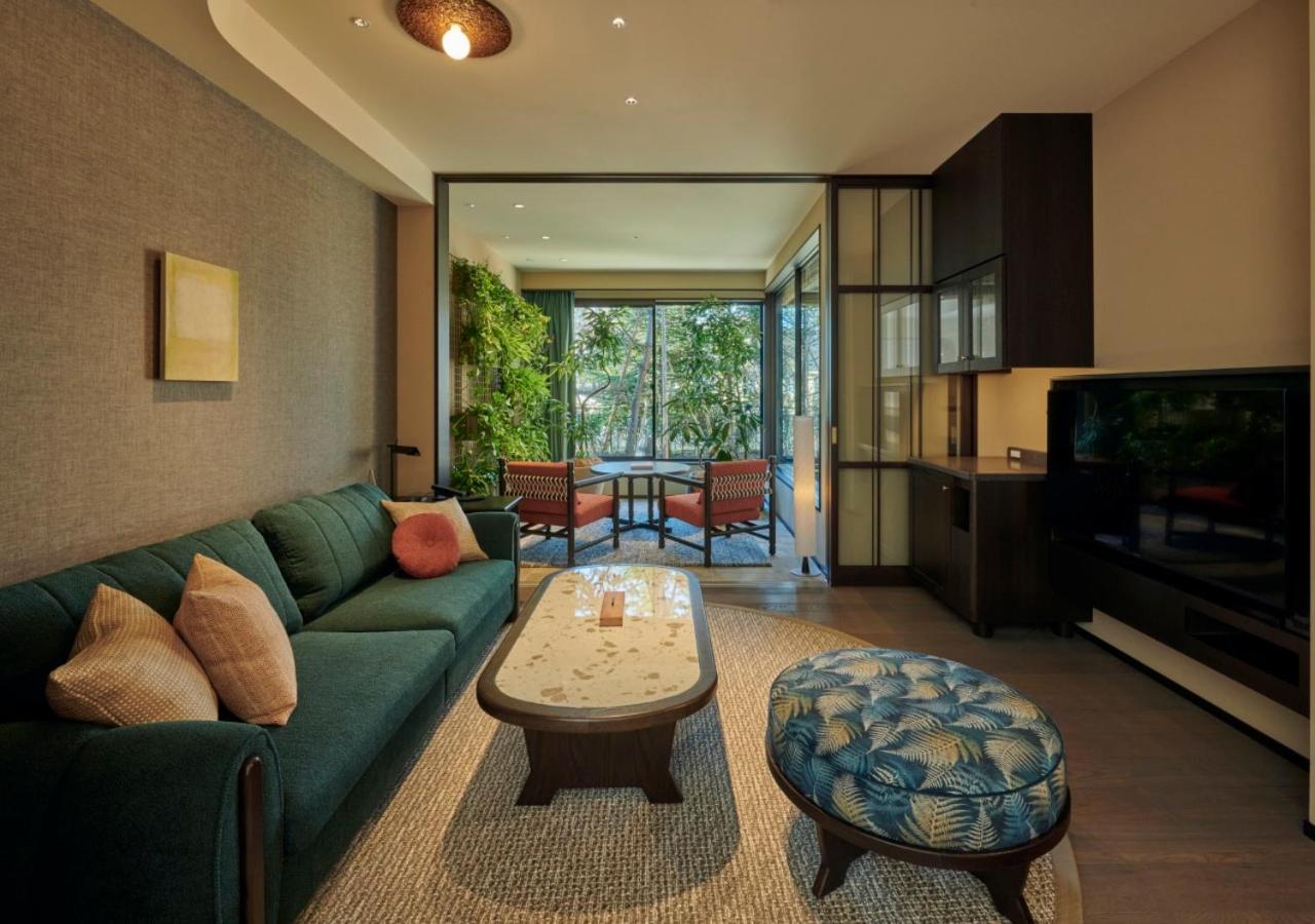 Precious Suite