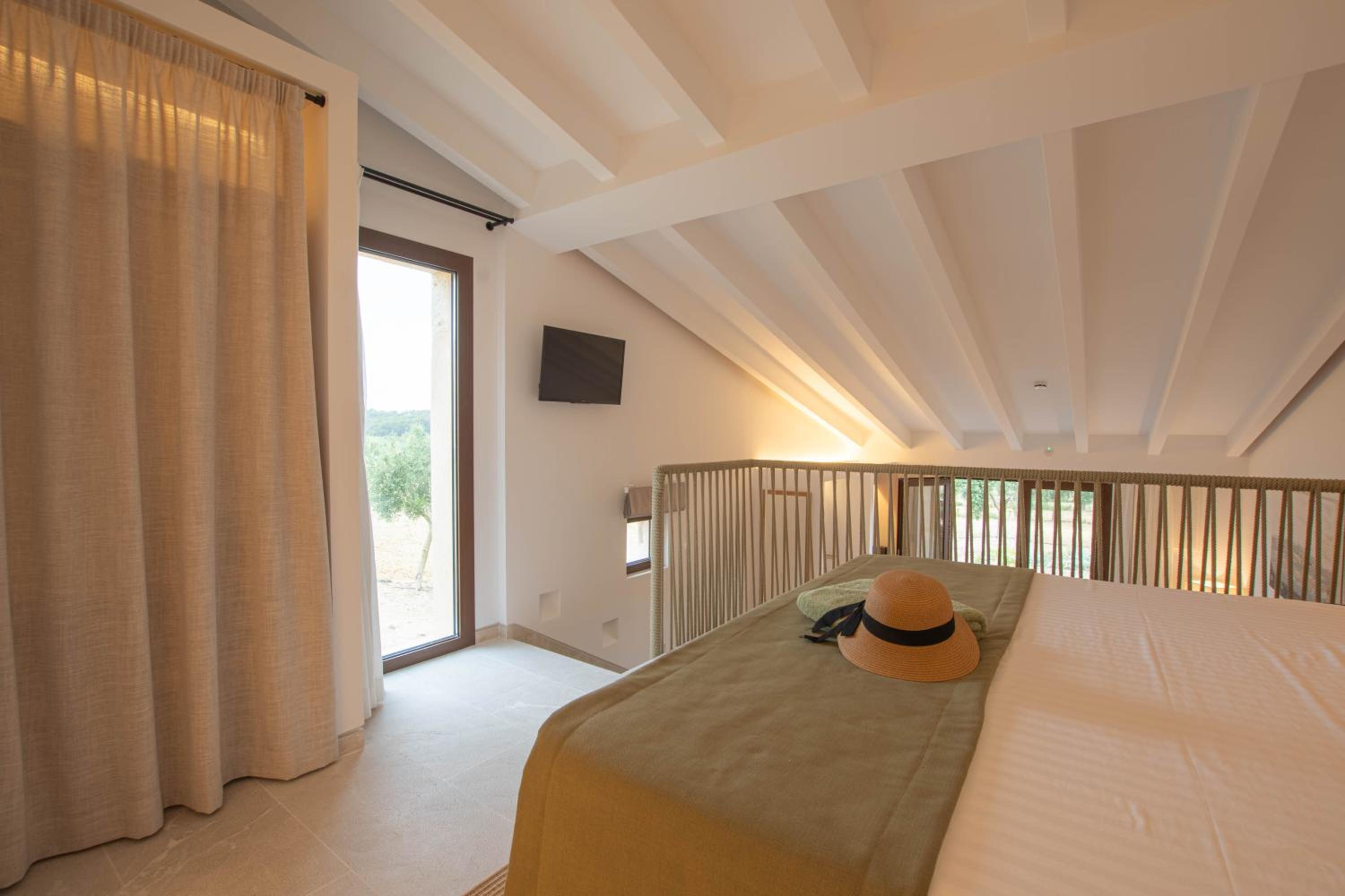 Deluxe Junior Suite - Photo 7