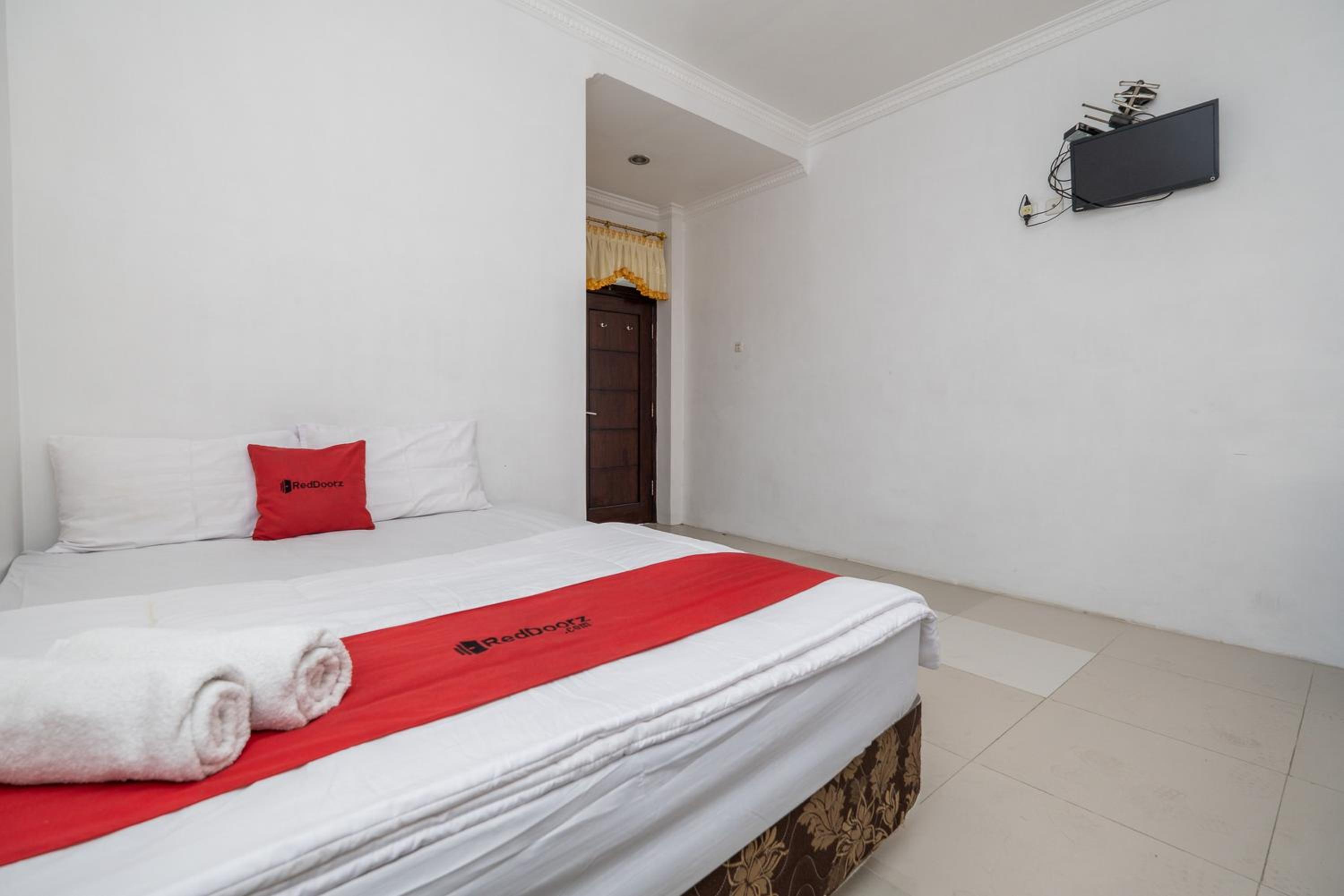 Standard Double Room - Photo 11