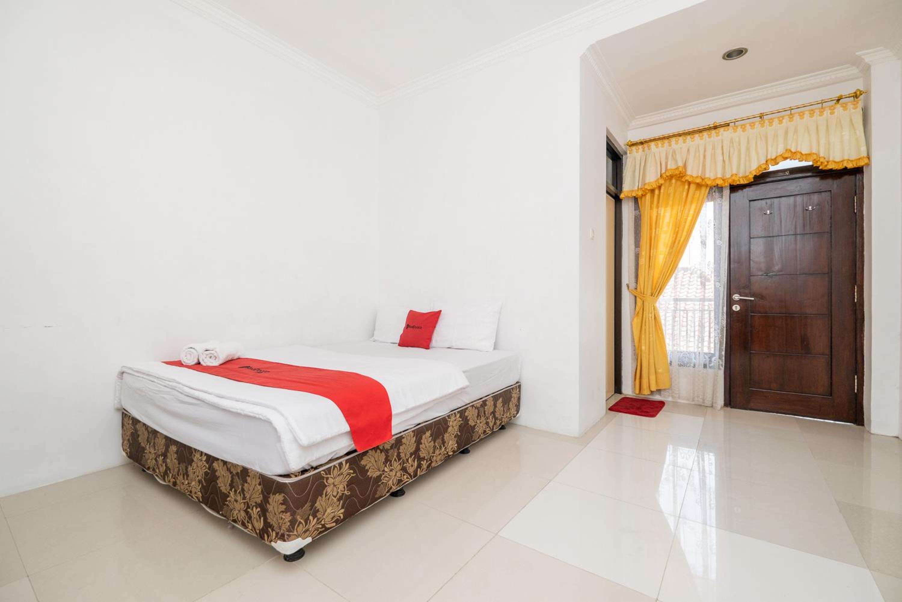 Standard Double Room - Photo 10