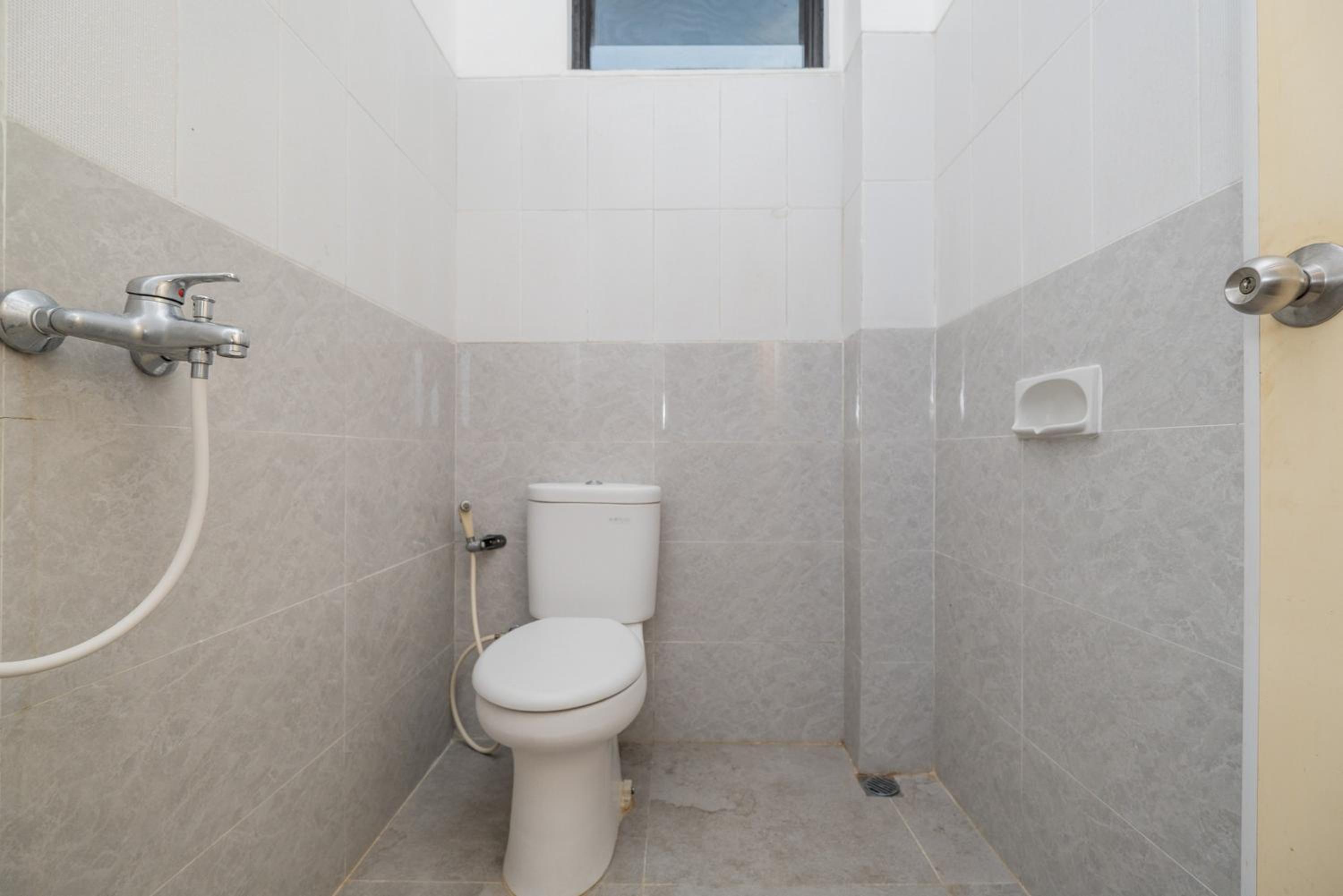 Standard Double Room - Photo 13