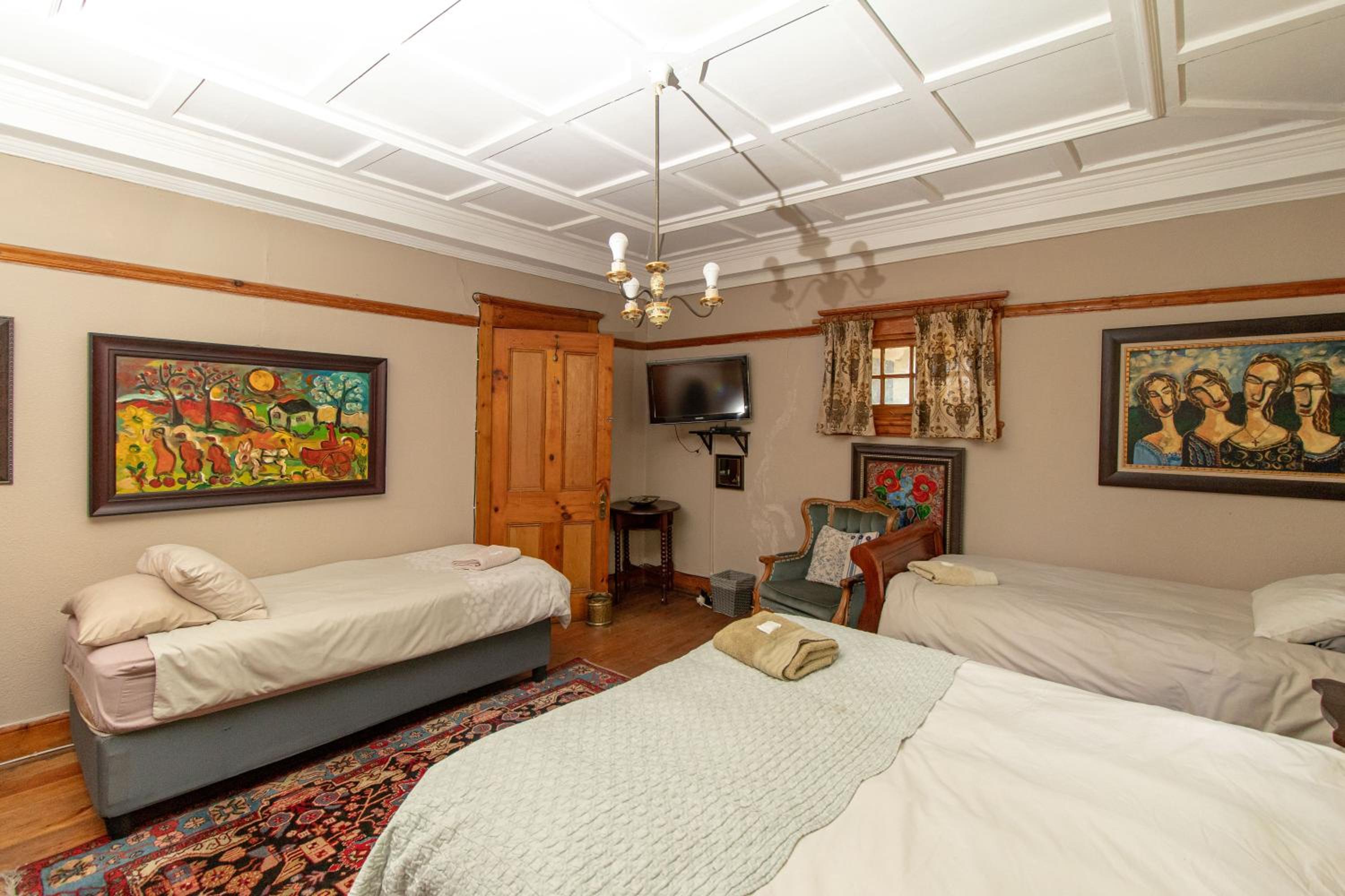 Standard Family Room photo 1
