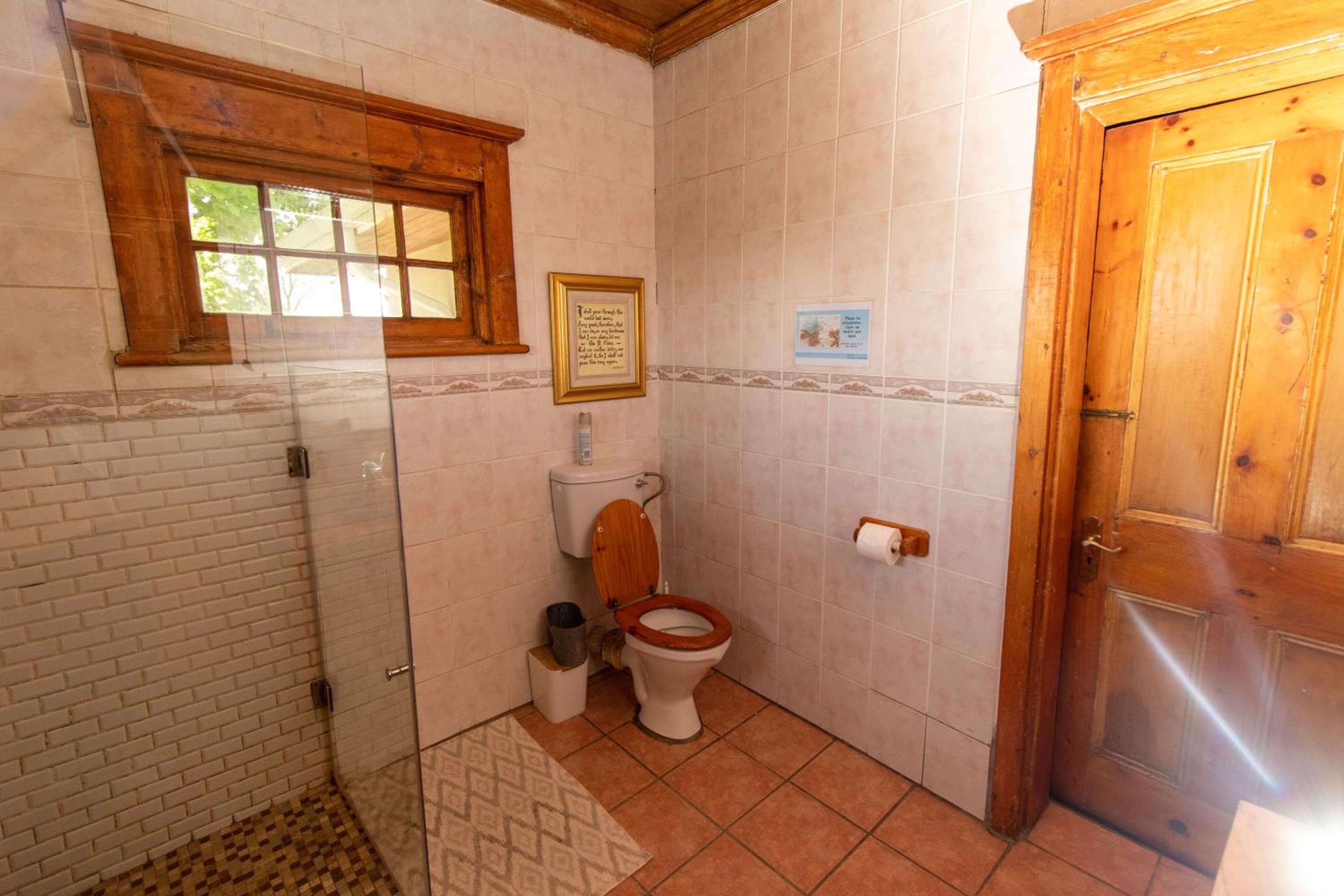 Budget Double Room photo 3