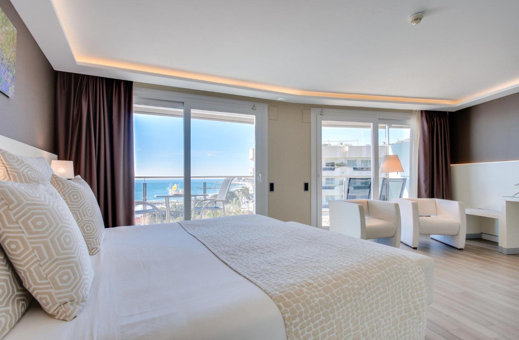 Junior Suite Side Sea View (2 Adults) photo 3