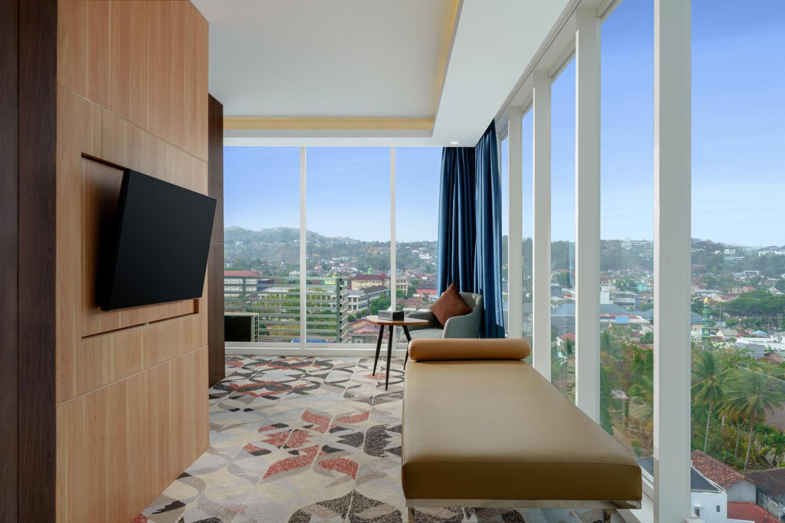 Premier Room 1 Queen Bed City View - Photo 3