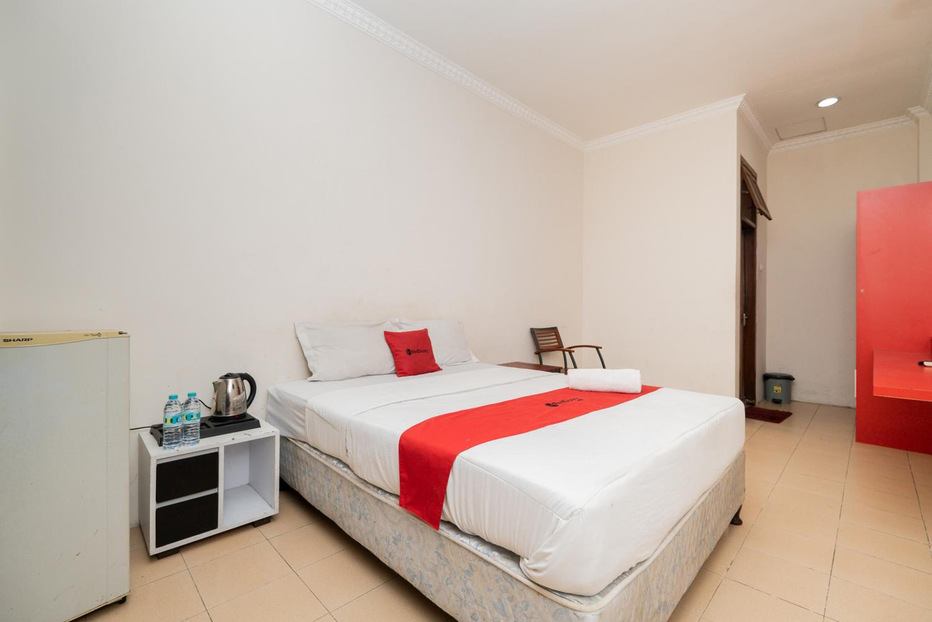 Deluxe Room - Photo 3