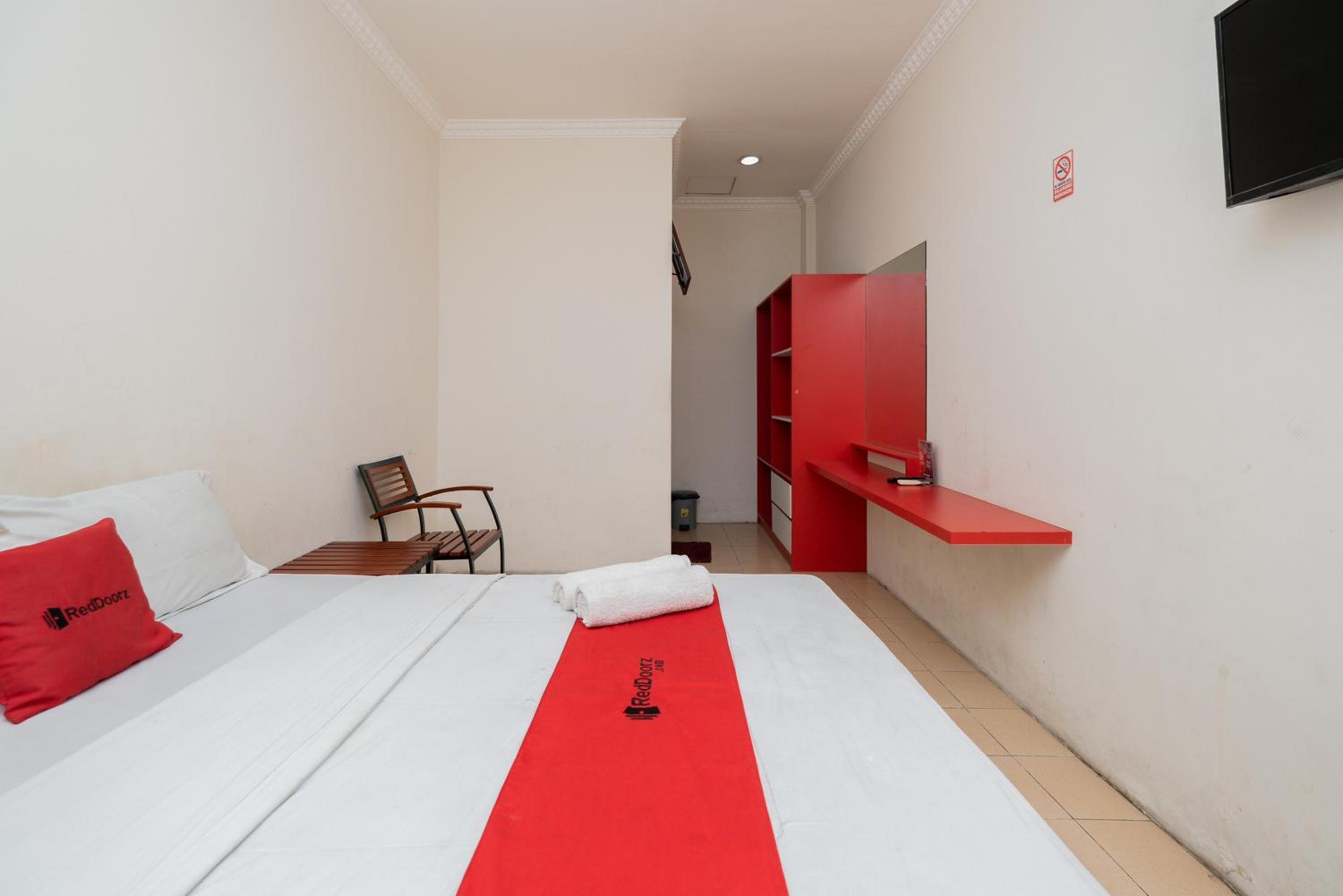 Deluxe Room - Photo 2