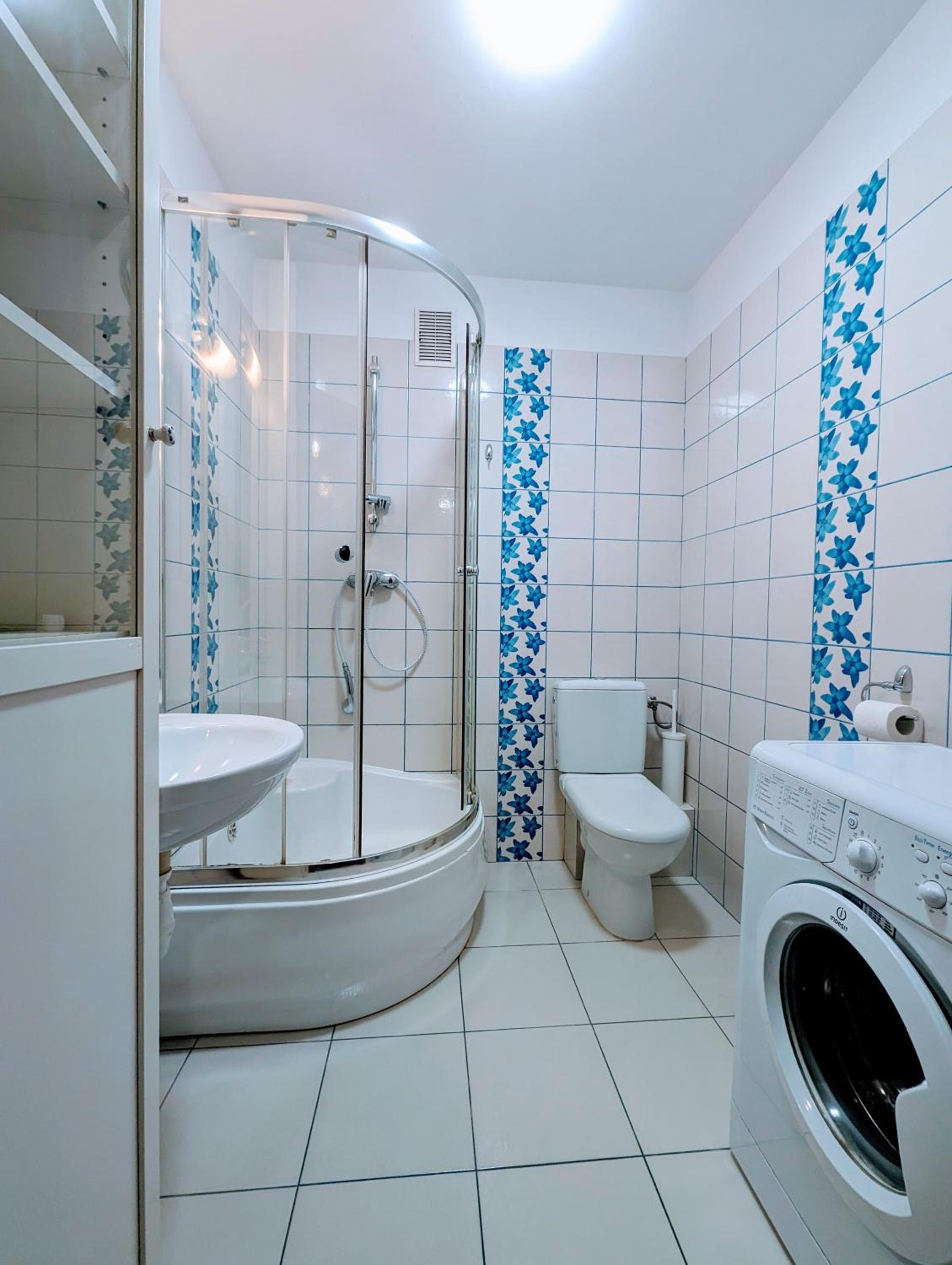 One-Bedroom Apartment - Photo 9
