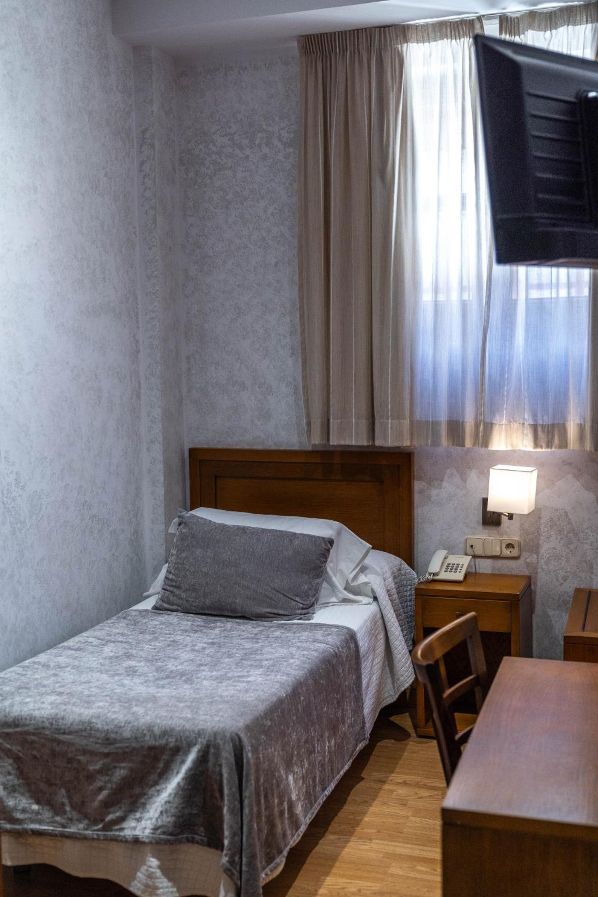 Single Room photo 2