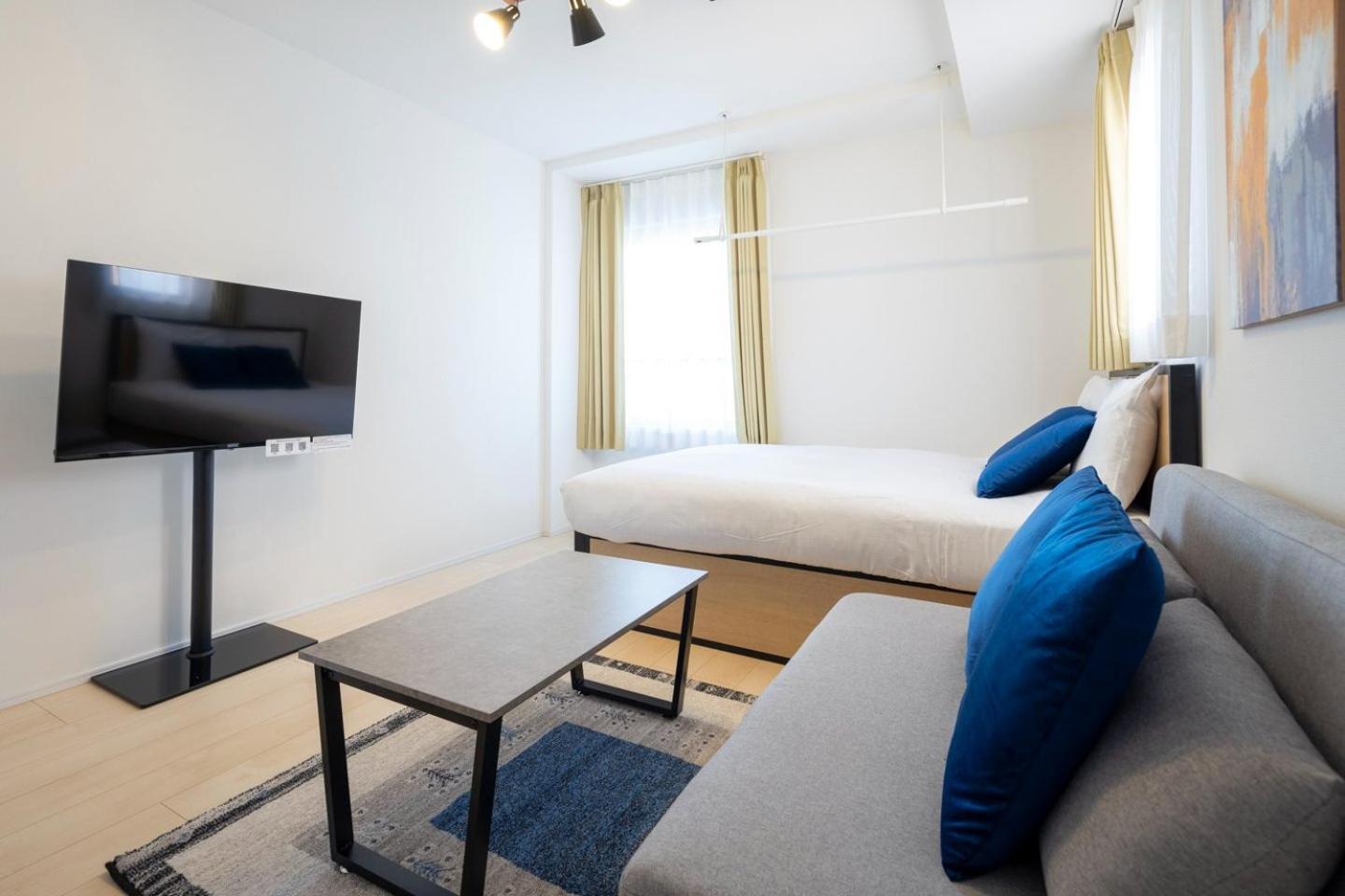 One-Bedroom Apartment photo 1