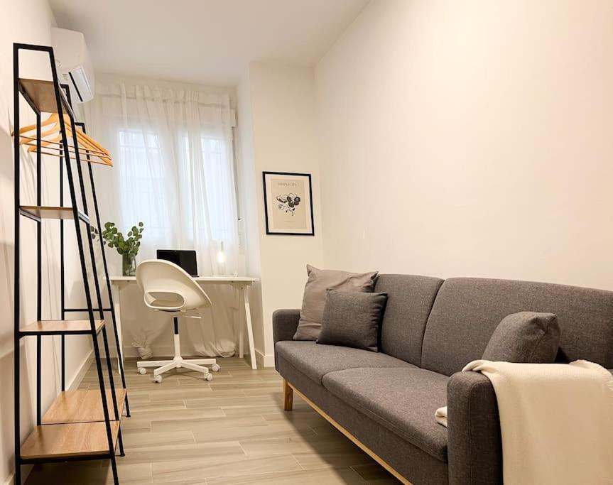 Three-Bedroom Apartment photo 3