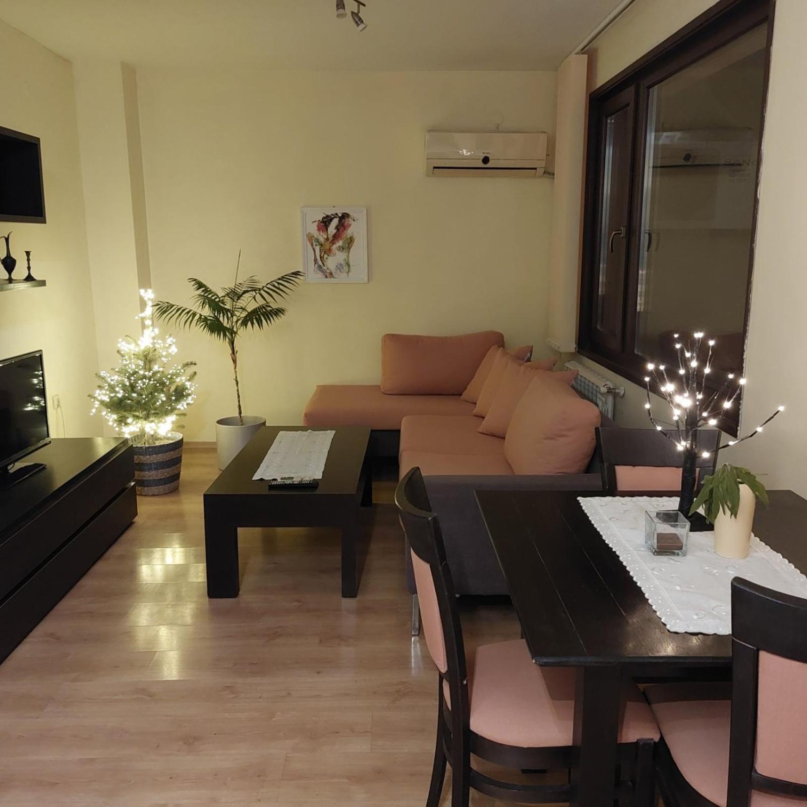 One-Bedroom Apartment photo 1