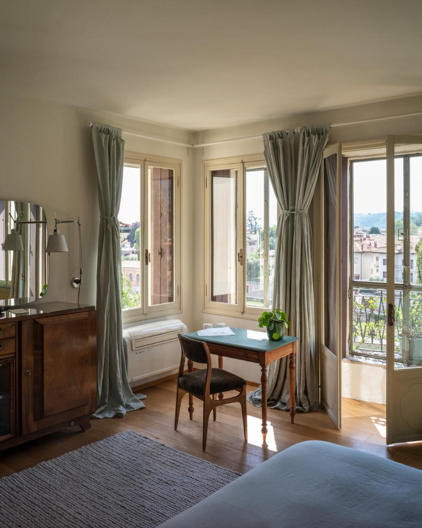 Deluxe Double Room photo 2