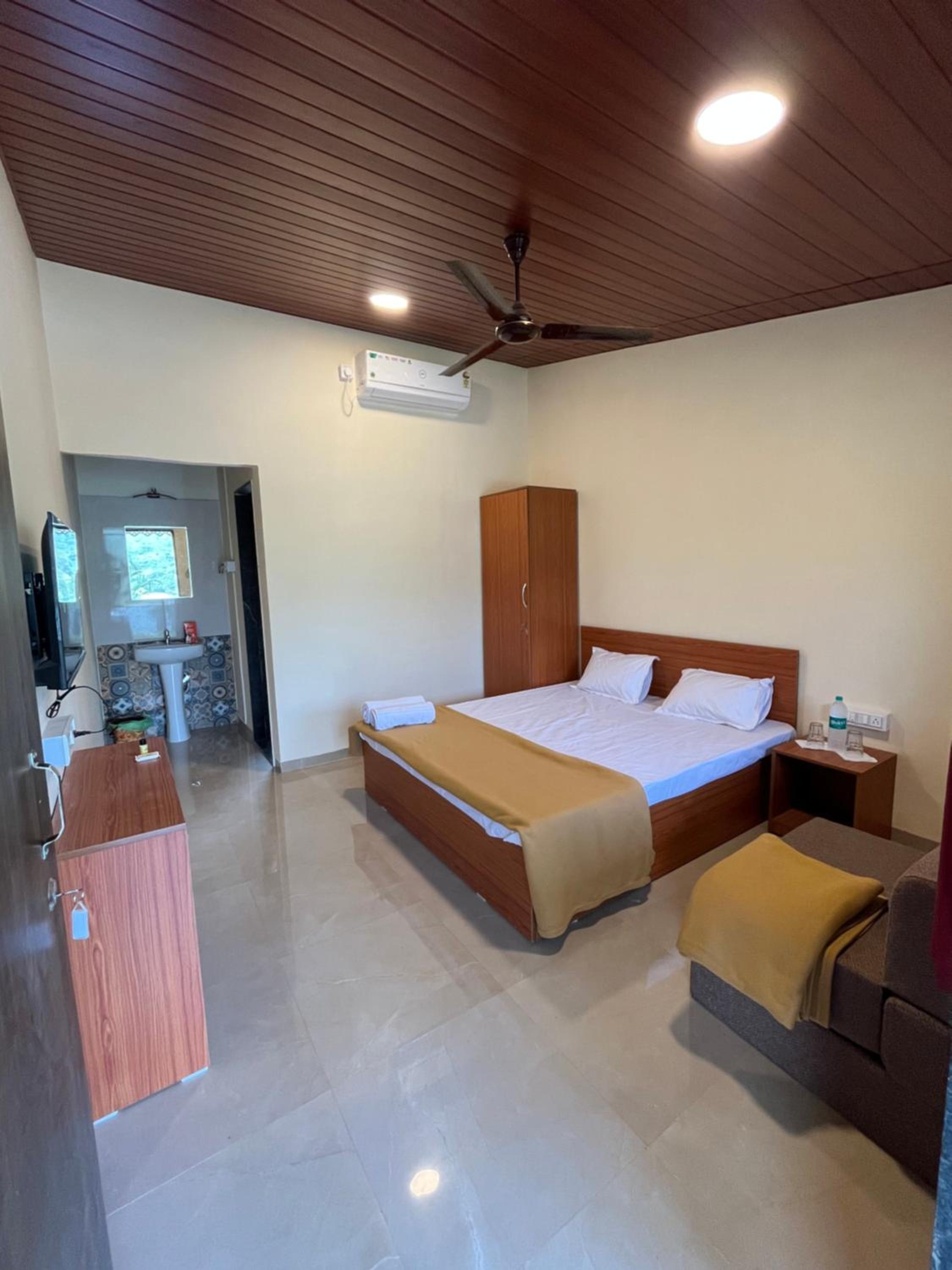 Suite with Mountain View